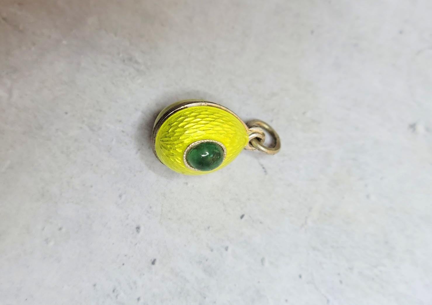 Fabergé Guilloche Emerald Egg Pendant, Workmaster Phillip Theodore Ringe In Excellent Condition In Chesterland, OH