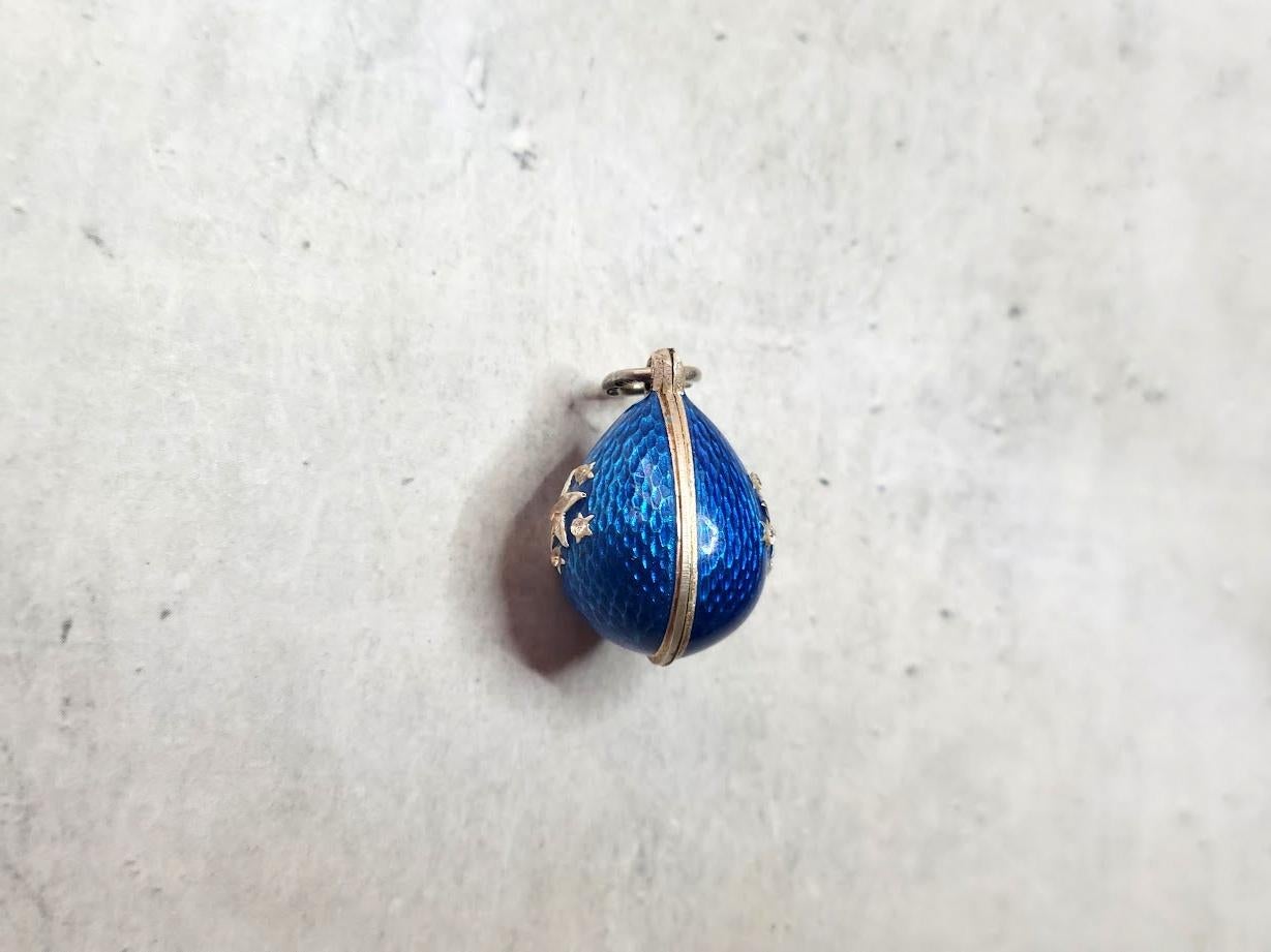 Fabergé Guilloché Enamel Egg Pendant with Diamonds, workmaster August Holmström In Excellent Condition In Chesterland, OH