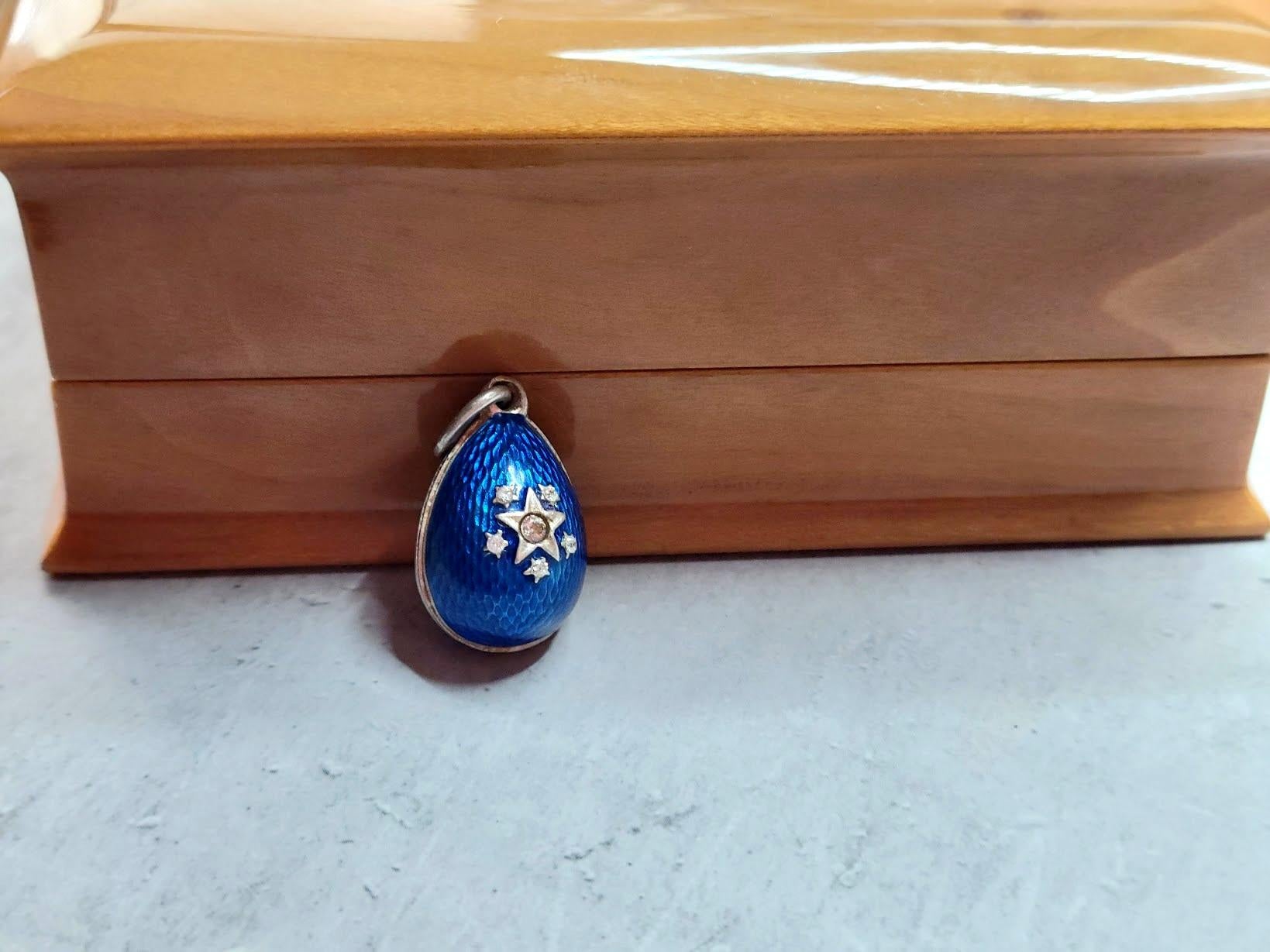Fabergé Guilloché Enamel Egg Pendant with Diamonds, workmaster August Holmström 2