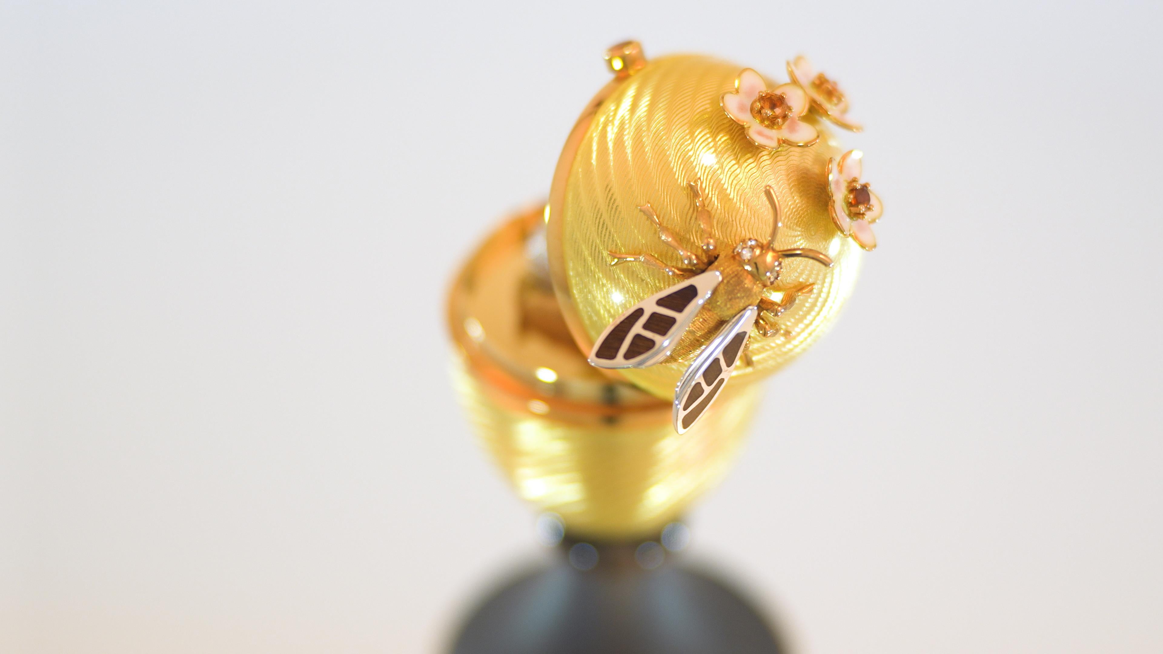 Fabergé Honey Bear-Egg, 18k Gold, Gold Enamel, Diamonds, Smoky Quartz, Citrines For Sale 4