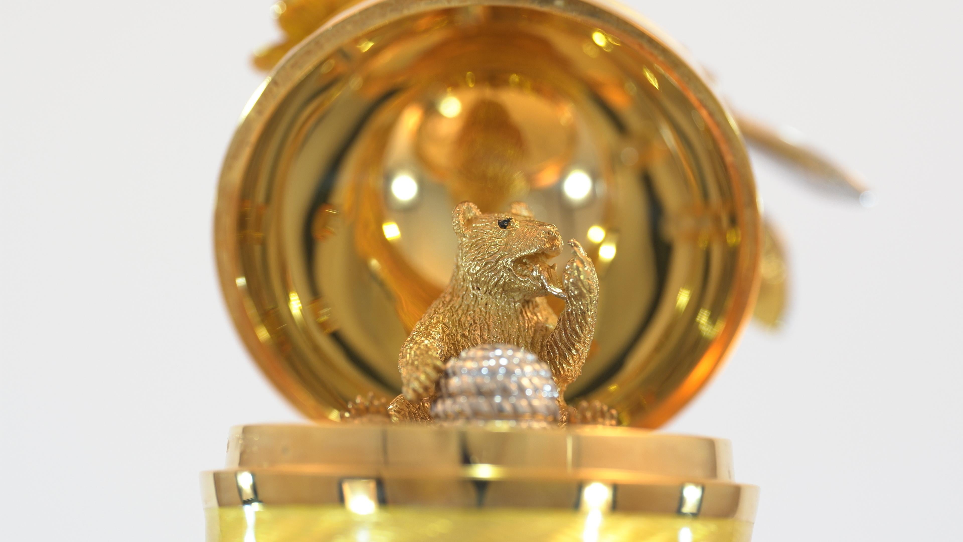 Fabergé Honey Bear-Egg, 18k Gold, Gold Enamel, Diamonds, Smoky Quartz, Citrines For Sale 6
