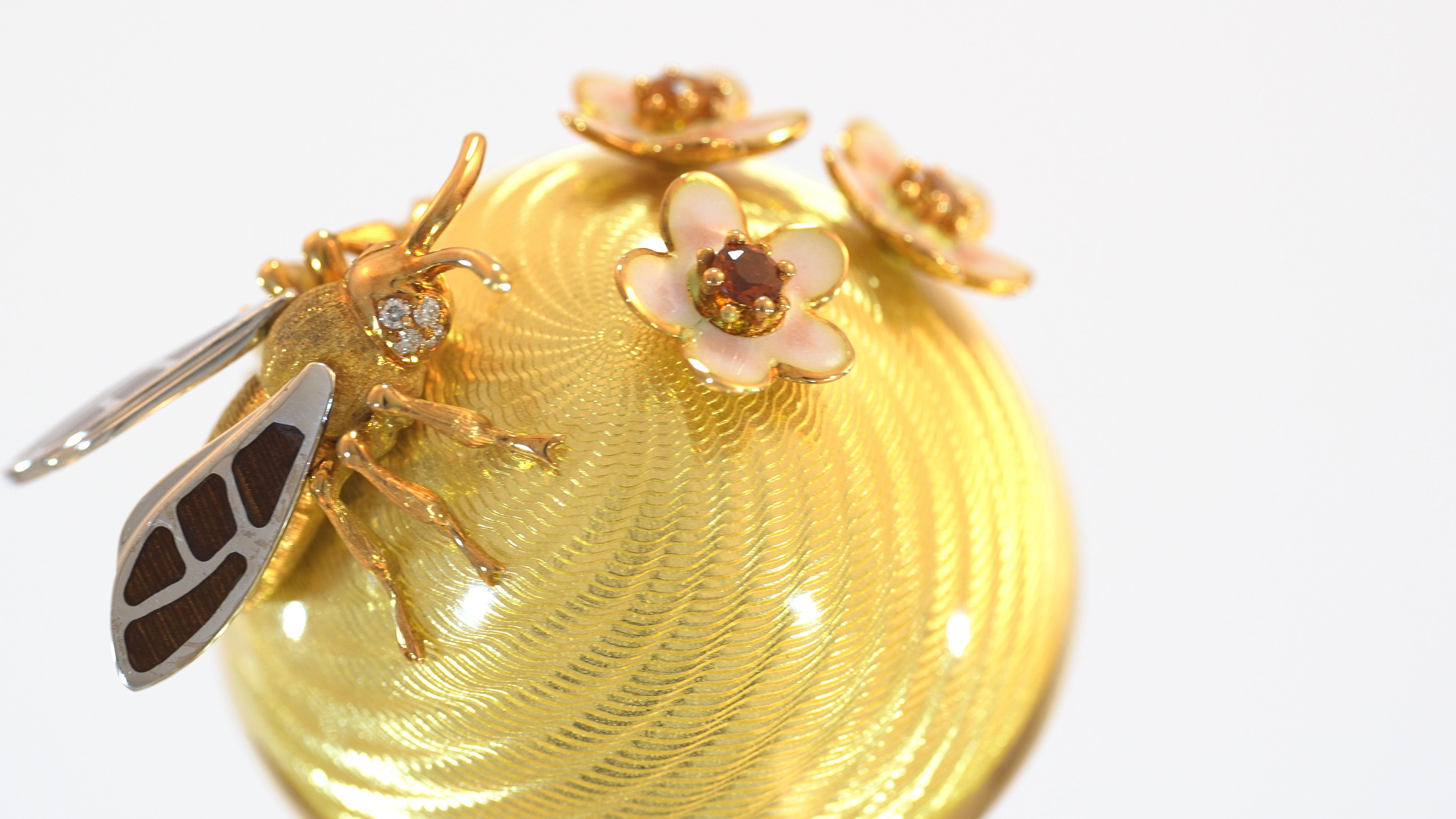 Fabergé Honey Bear-Egg, 18k Gold, Gold Enamel, Diamonds, Smoky Quartz, Citrines For Sale 2