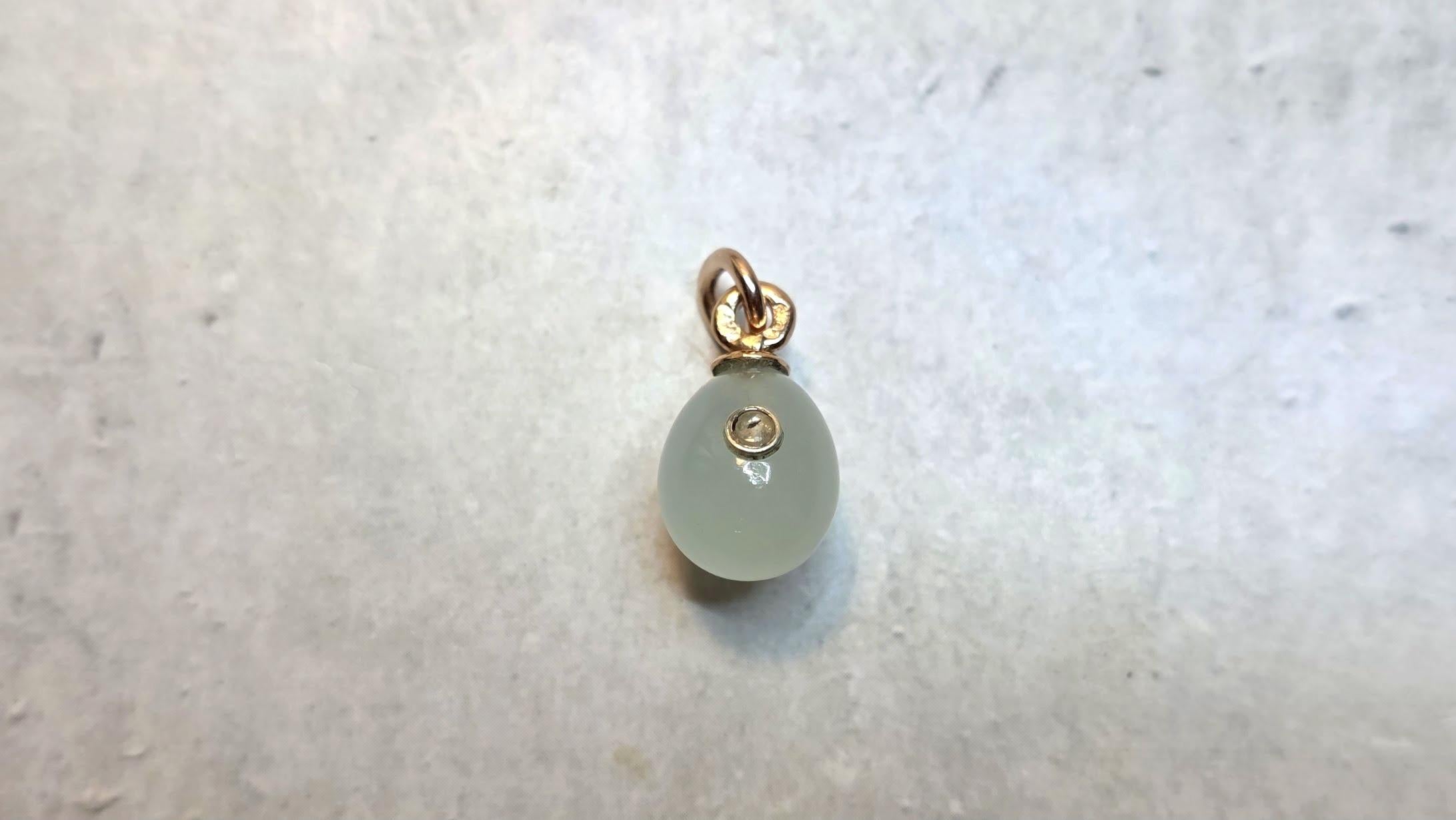 Russian Empire Fabergé Imperial Chrysoprase Diamond Gold Egg Pendant by Henrik Wigström For Sale