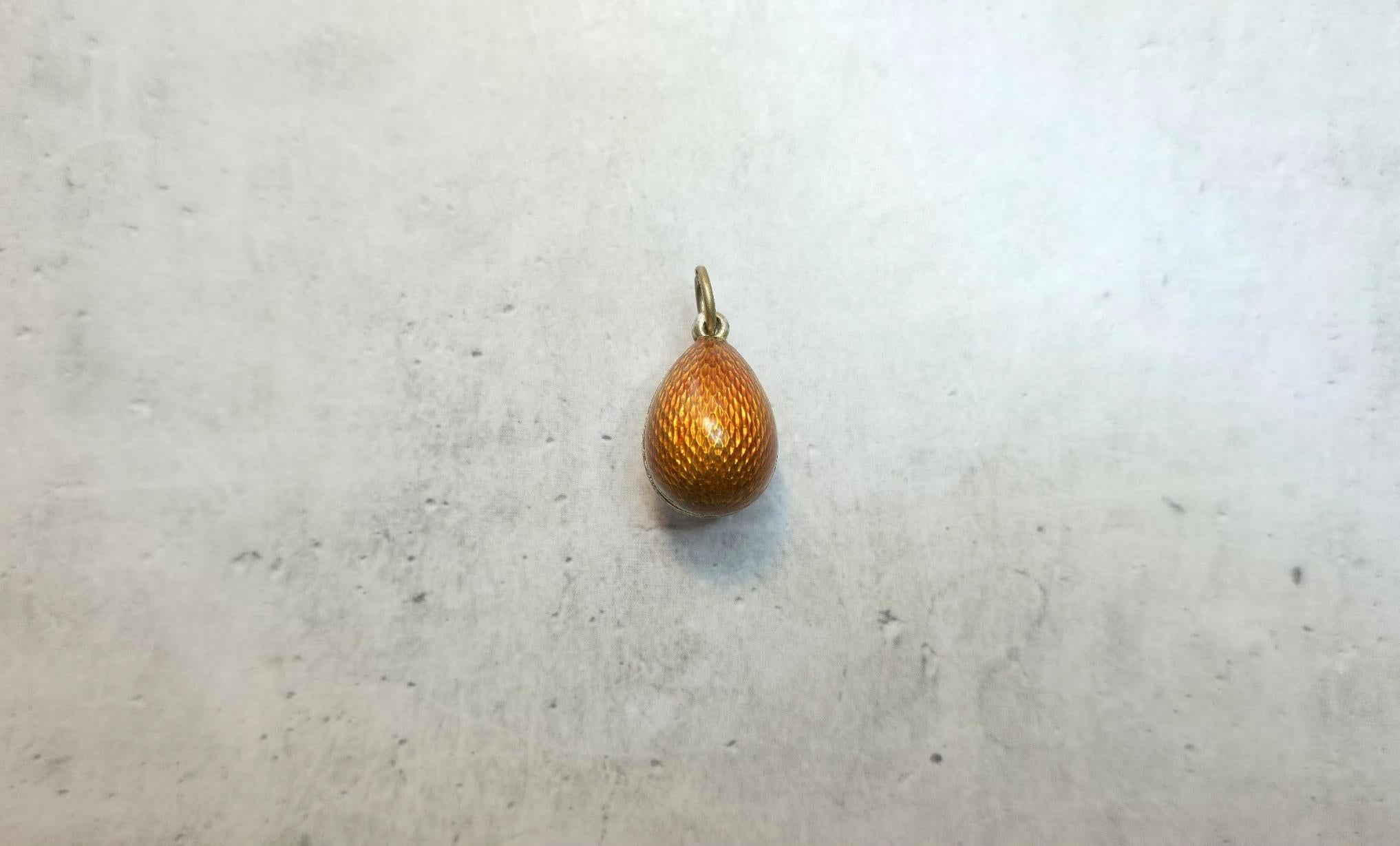 Russe Empire Faberge Pendentif œuf en émail guilloché impérial Oiseau, maître d'œuvre Alfred Thielemann en vente