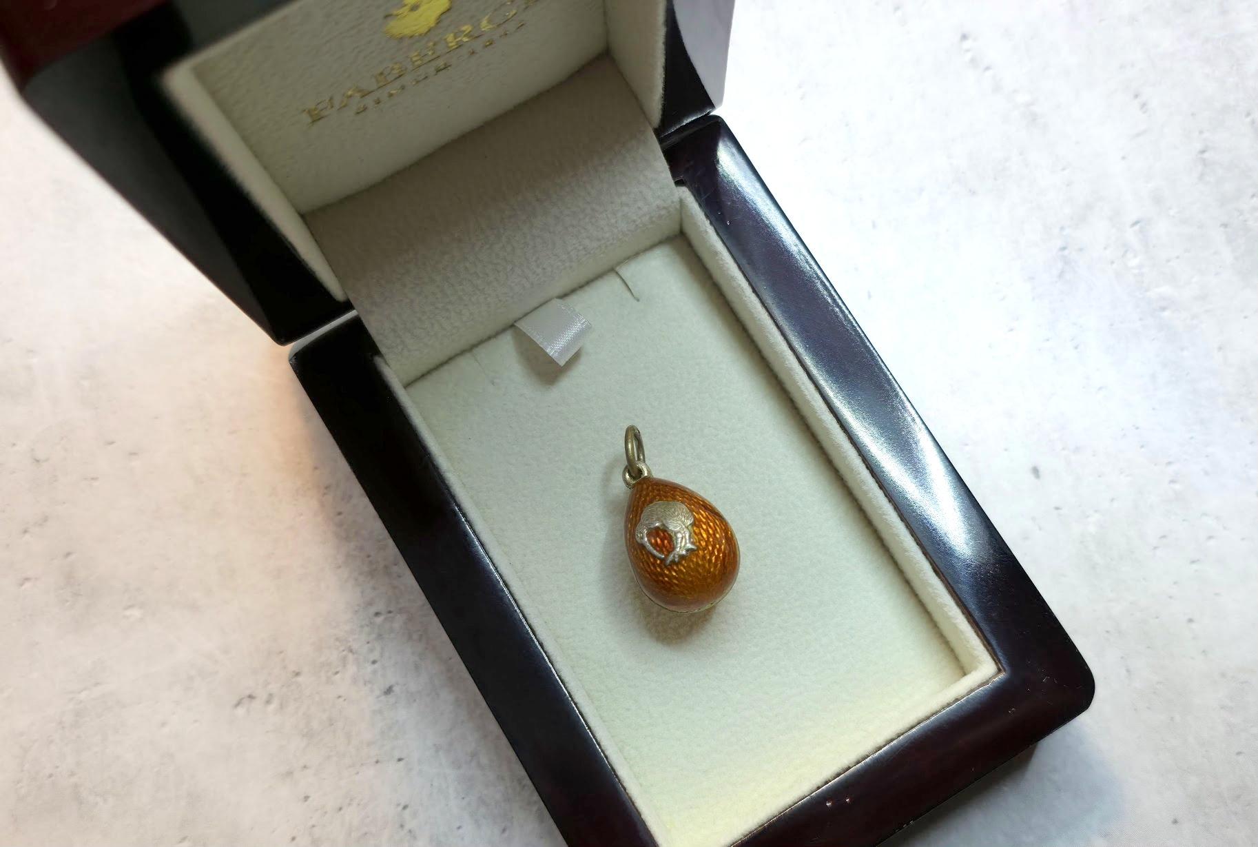 Faberge Pendentif œuf en émail guilloché impérial Oiseau, maître d'œuvre Alfred Thielemann en vente 3