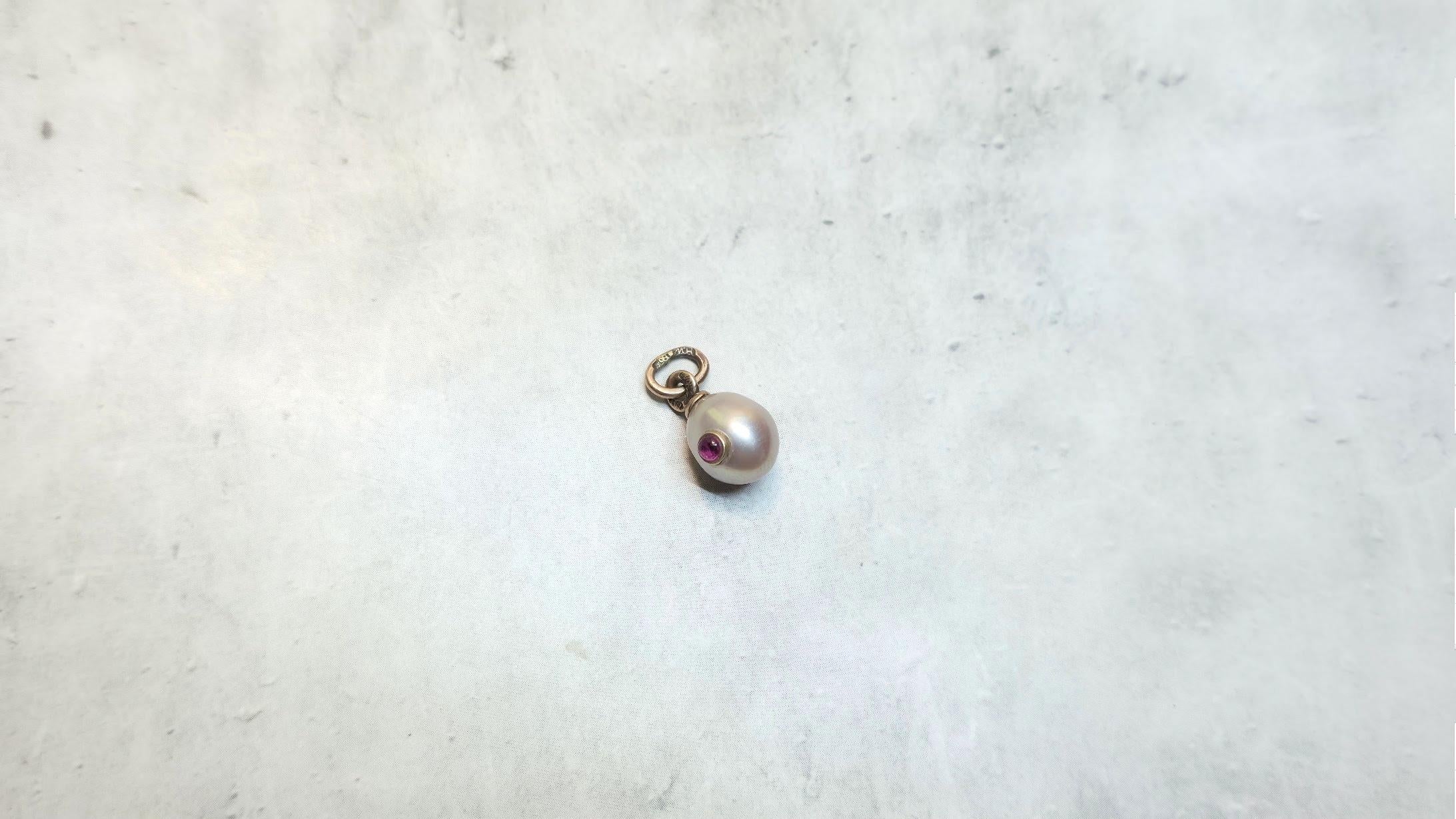 Colgante Fabergé Imperial Pearl Ruby Gold Egg de Henrik Wigström Corte mixto en venta