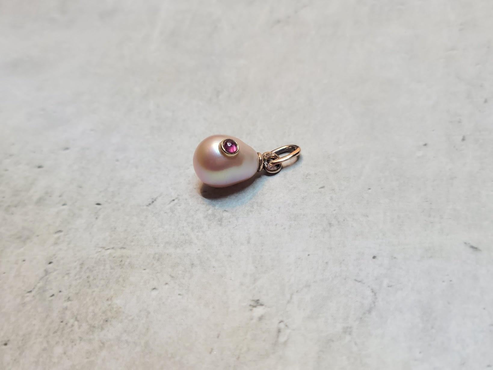 Fabergé Imperial Pearl Ruby Gold Egg Pendant by Henrik Wigström In Excellent Condition For Sale In Chesterland, OH