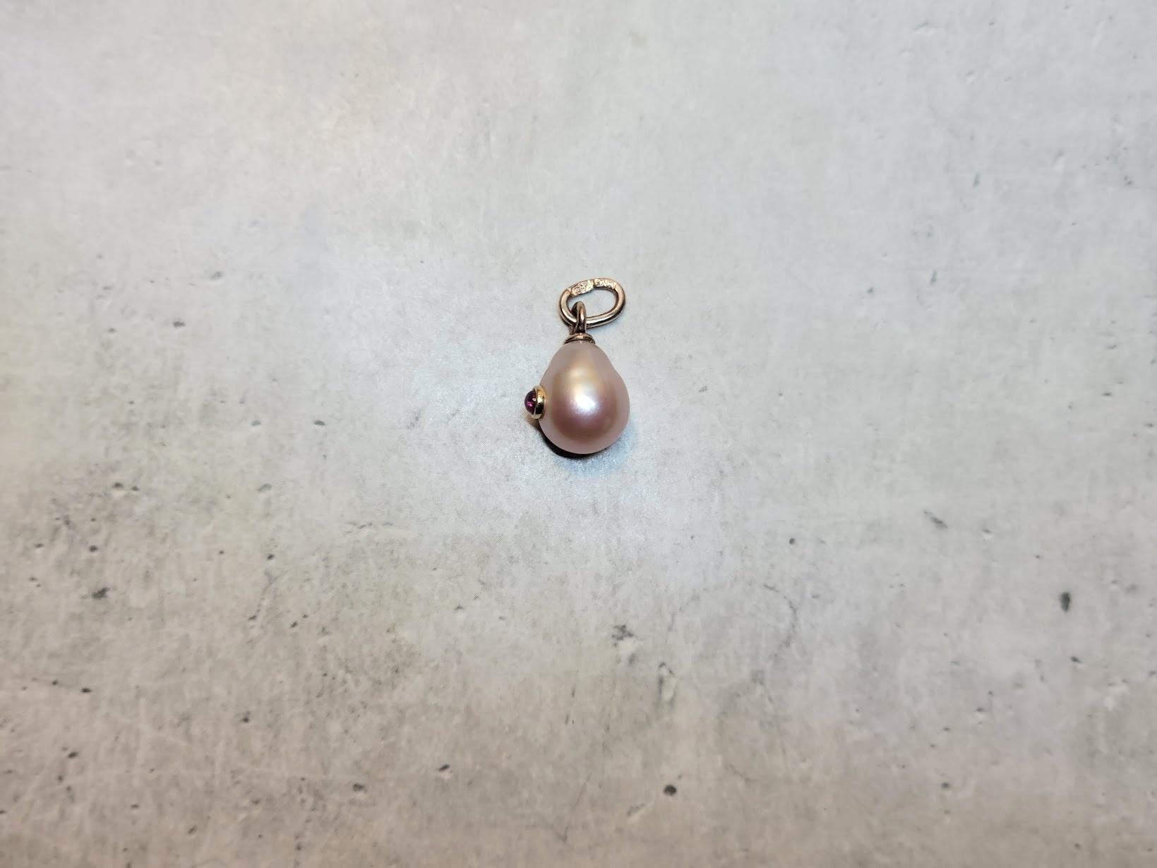 Fabergé Imperial Pearl Ruby Gold Egg Pendant by Henrik Wigström For Sale 2