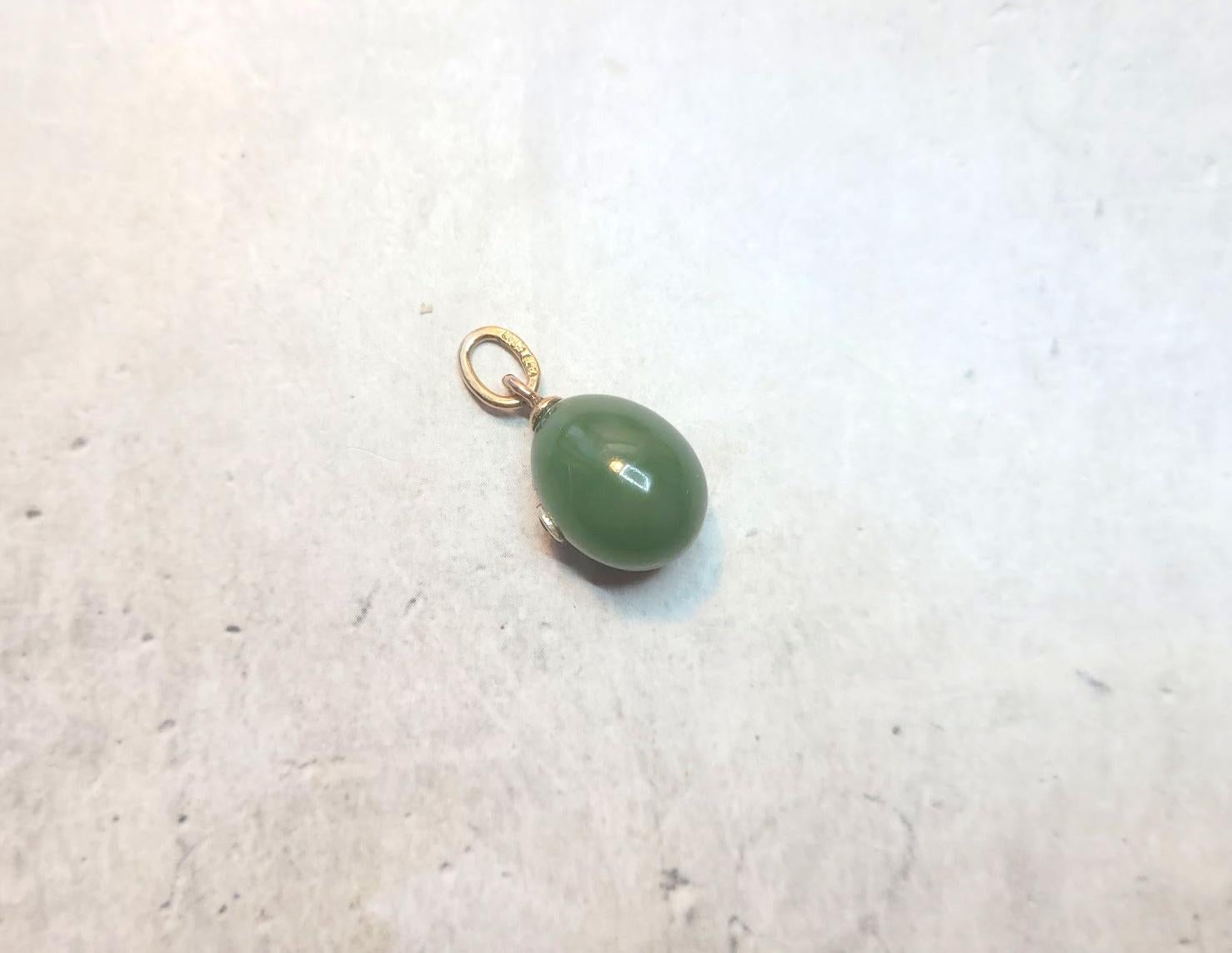 Mixed Cut Fabergé Imperial Russian Jade Diamond Gold Egg Pendant by Alfred Thielemann For Sale