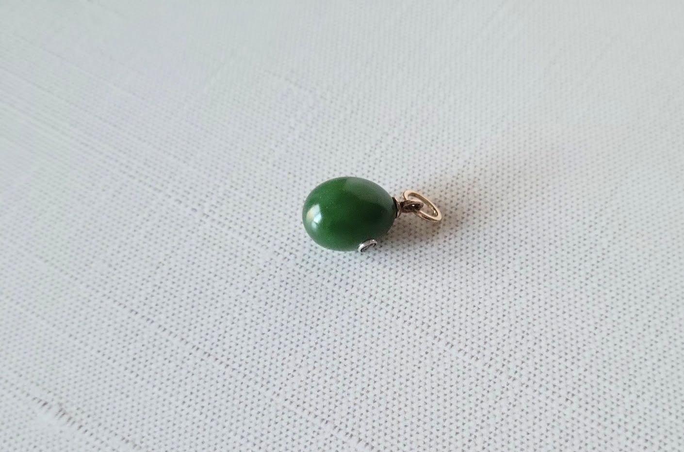Women's or Men's Fabergé Imperial Russian Jade Diamond Gold Egg Pendant by Alfred Thielemann For Sale