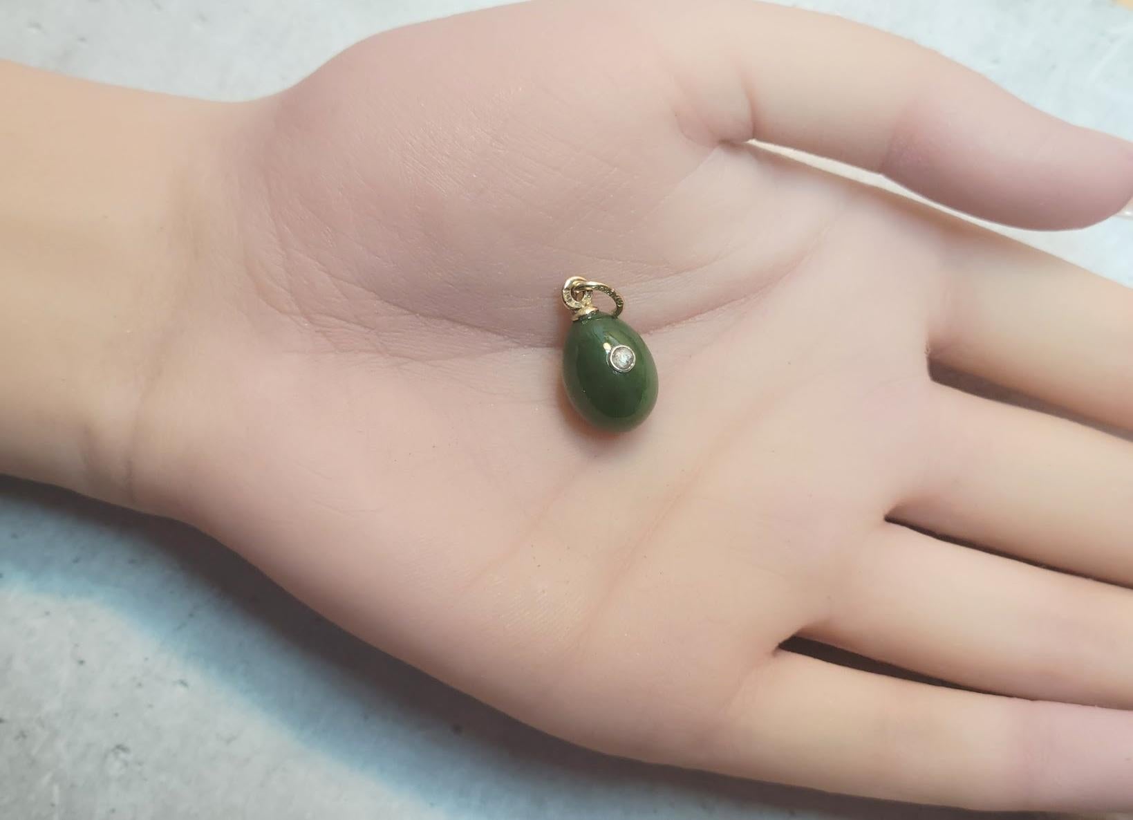 Fabergé Imperial Russian Jade Diamond Gold Egg Pendant by Alfred Thielemann For Sale 1