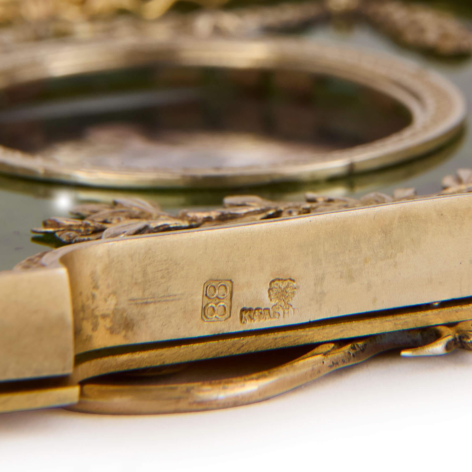 Marco de fotos de nefrita y vermeil inspirado en Fabergé Europeo en venta