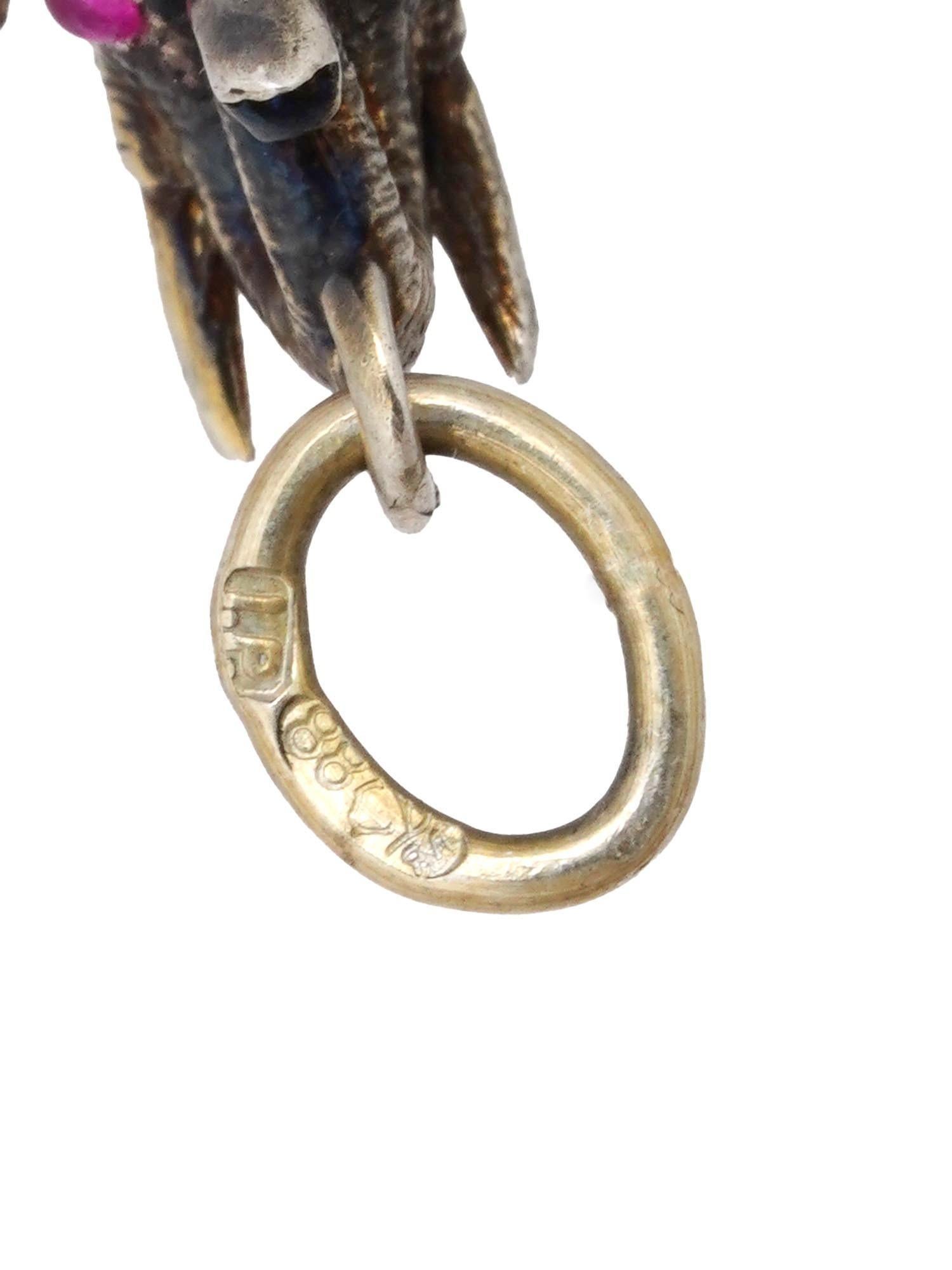 Fabergé Julius Rappoport Ciondolo a forma di uovo di bowenite con elefante d'argento e occhi di rubino in vendita 2