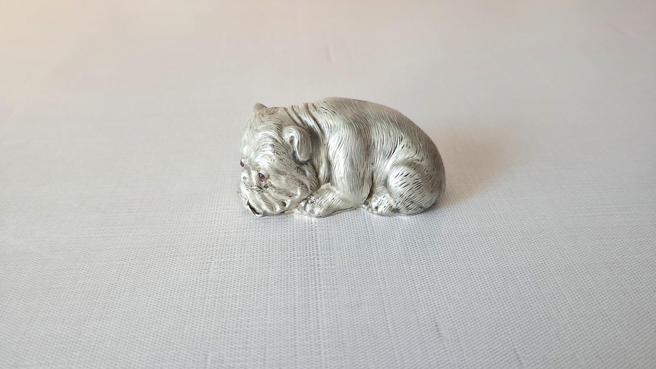 Femenino o masculino Bulldog de plata Julius Rappoport de Fabergé con ojos de rubí en venta