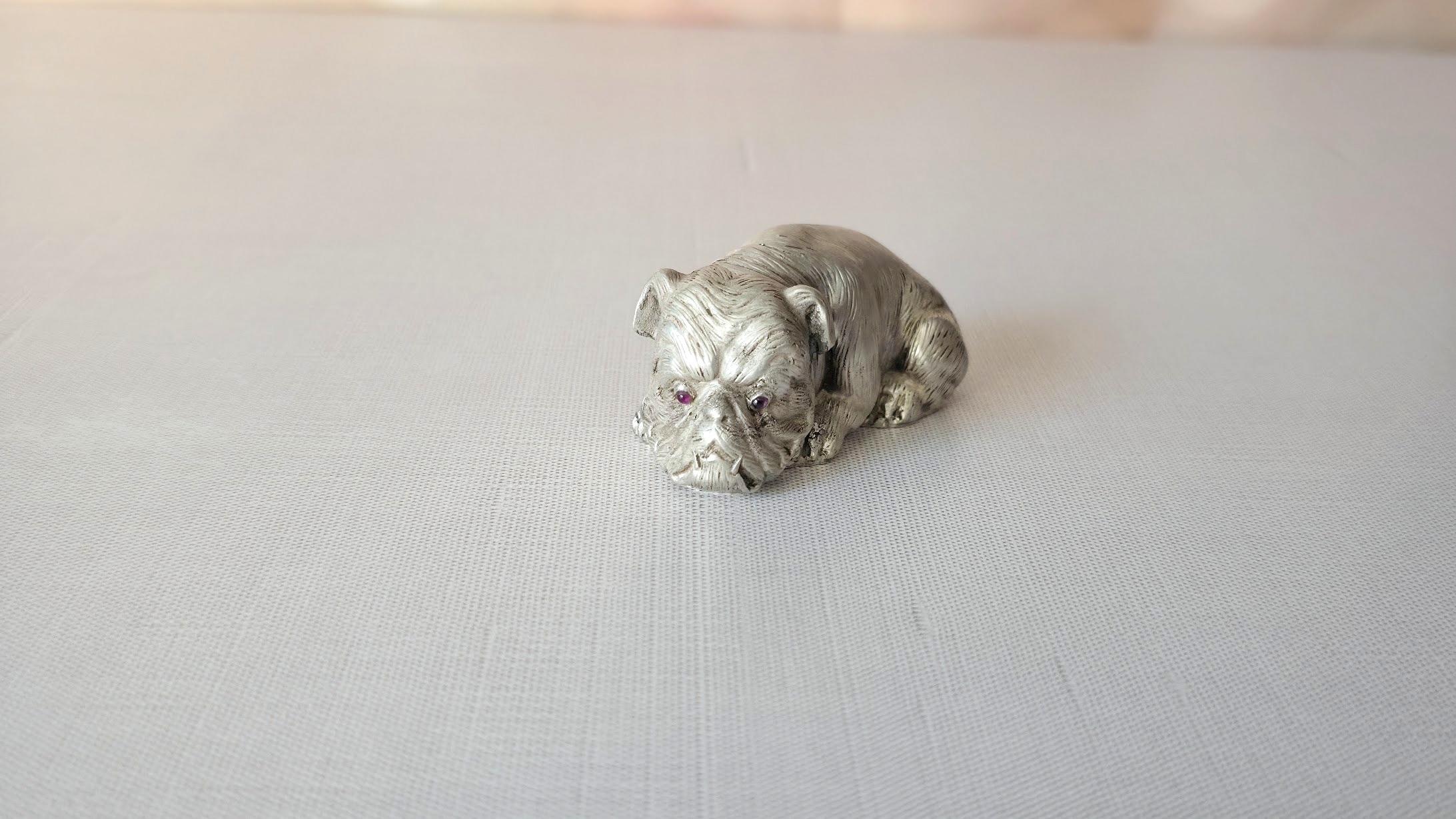 Bulldog de plata Julius Rappoport de Fabergé con ojos de rubí en venta 1