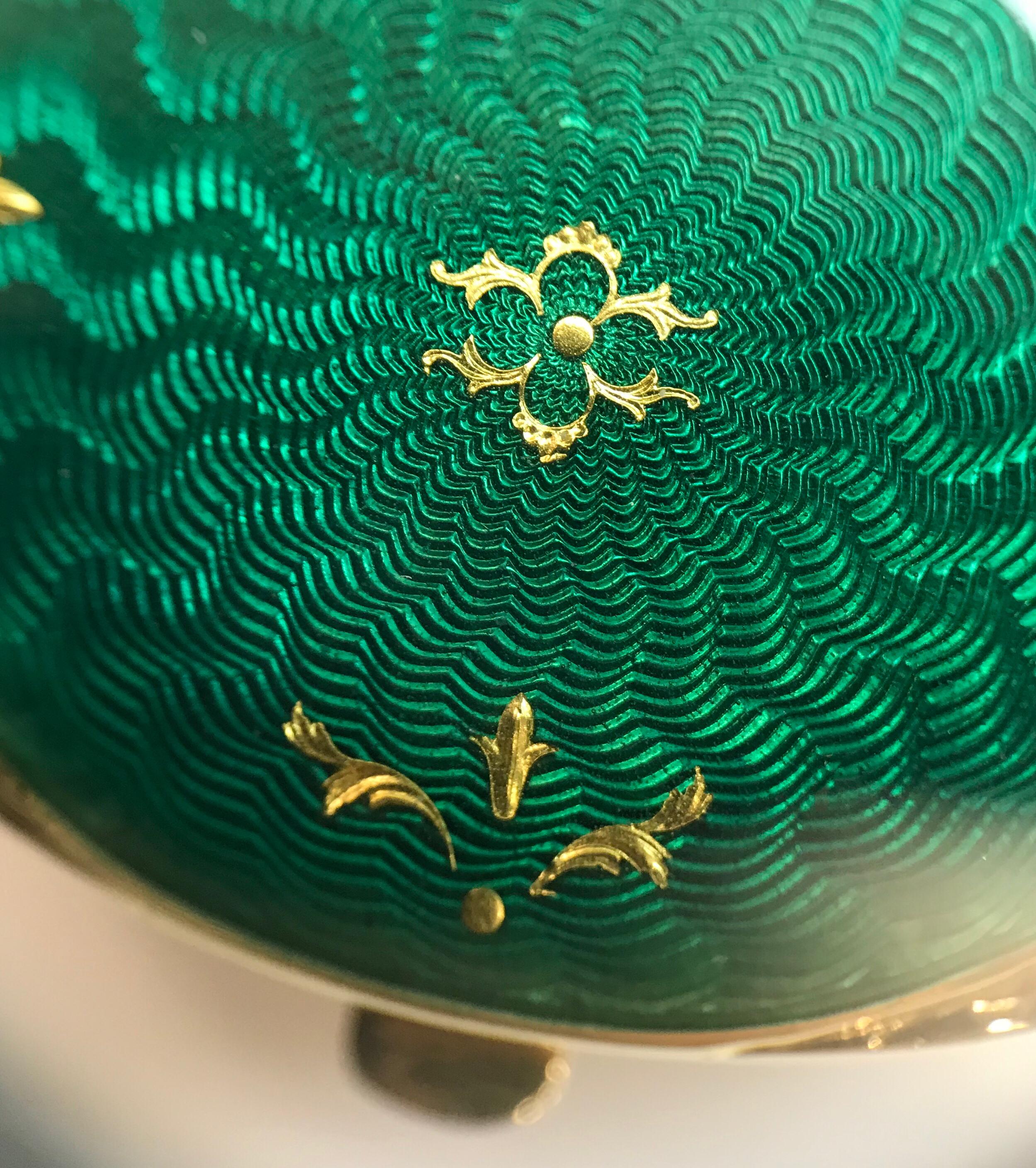 Contemporary Fabergé Limited-Edition Yellow Gold Green Enamel Pillbox