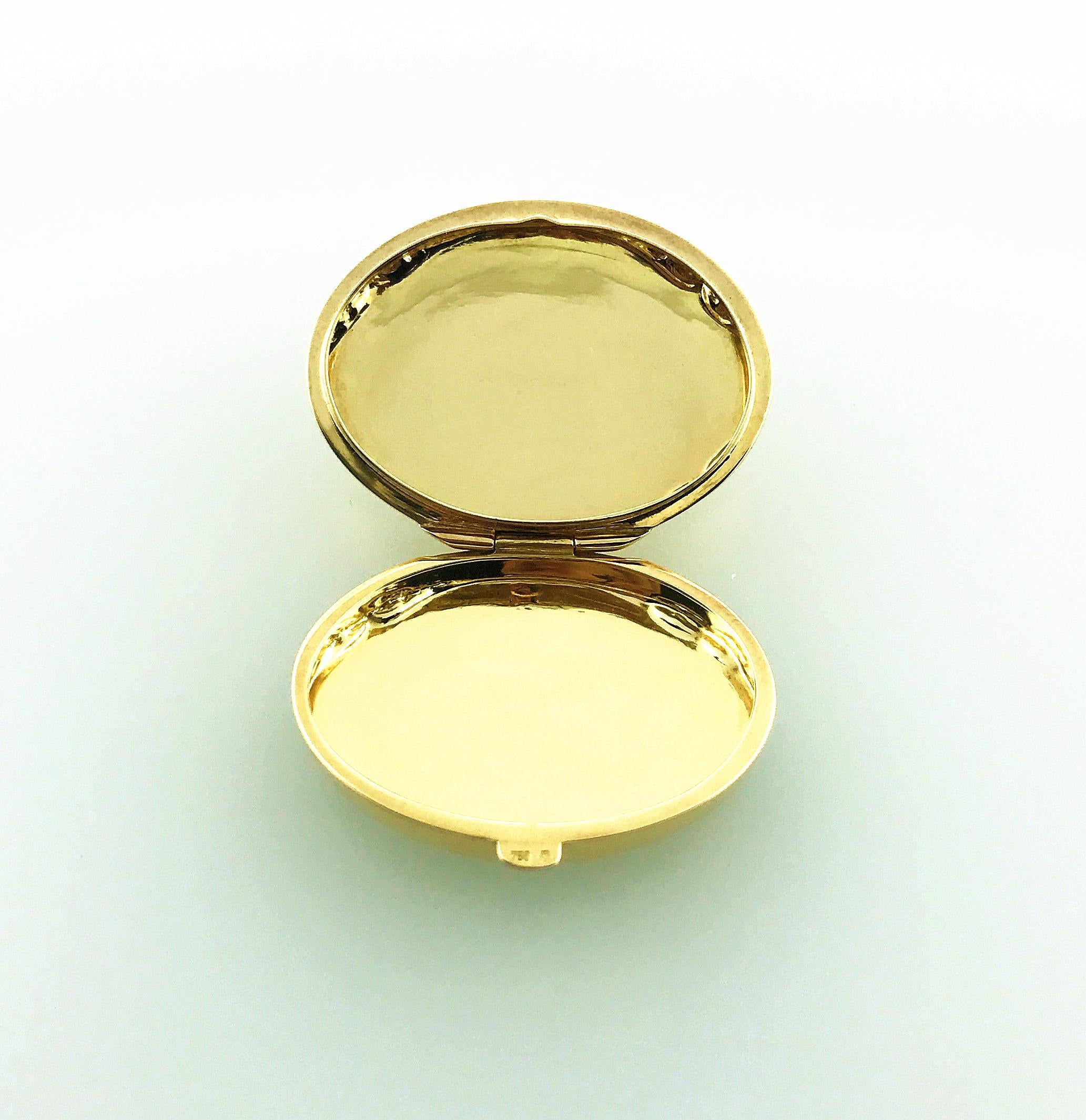 Fabergé Limited-Edition Yellow Gold Green Enamel Pillbox In New Condition In San Francisco, CA