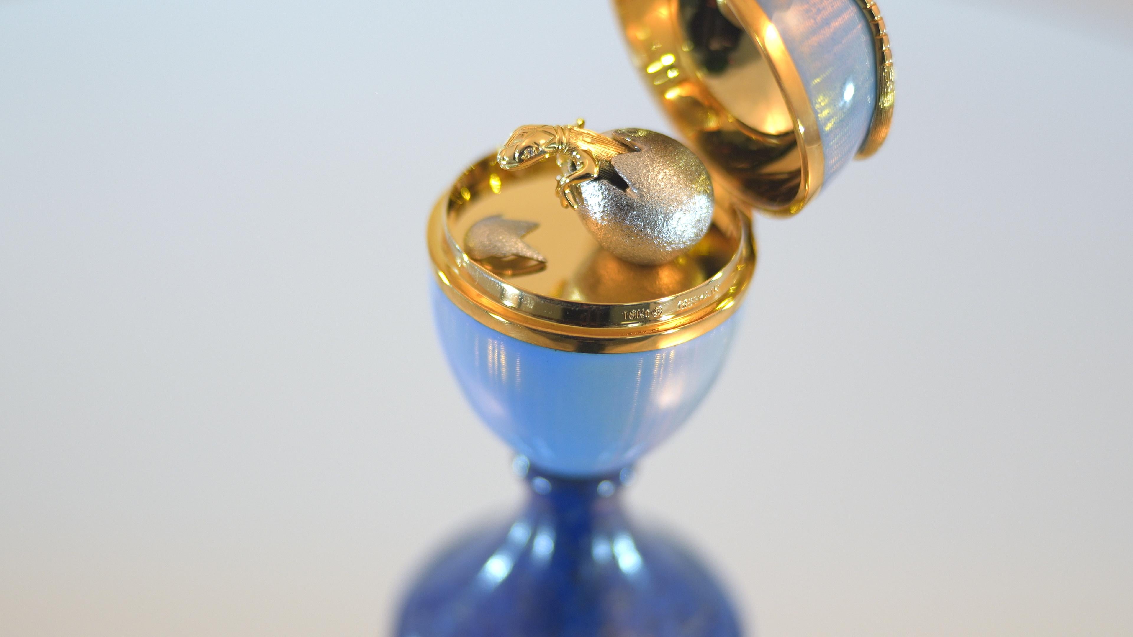 Belle Époque Fabergé Lizard-Egg, 18k Gold, Blue Guilloché Enamel, Diamonds, Emeralds, Lapis For Sale