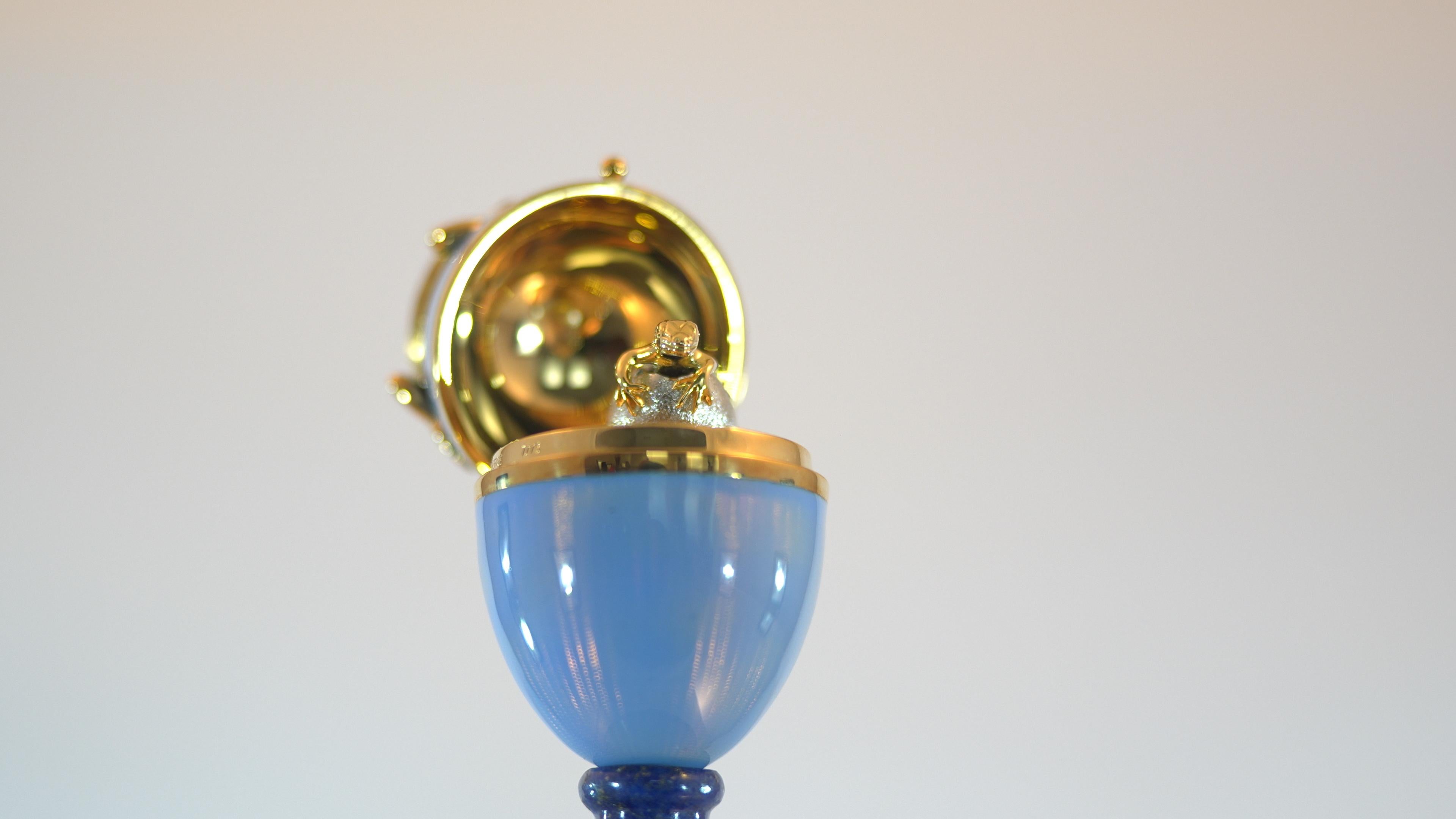 Fabergé Lizard-Egg, 18k Gold, Blue Guilloché Enamel, Diamonds, Emeralds, Lapis For Sale 1