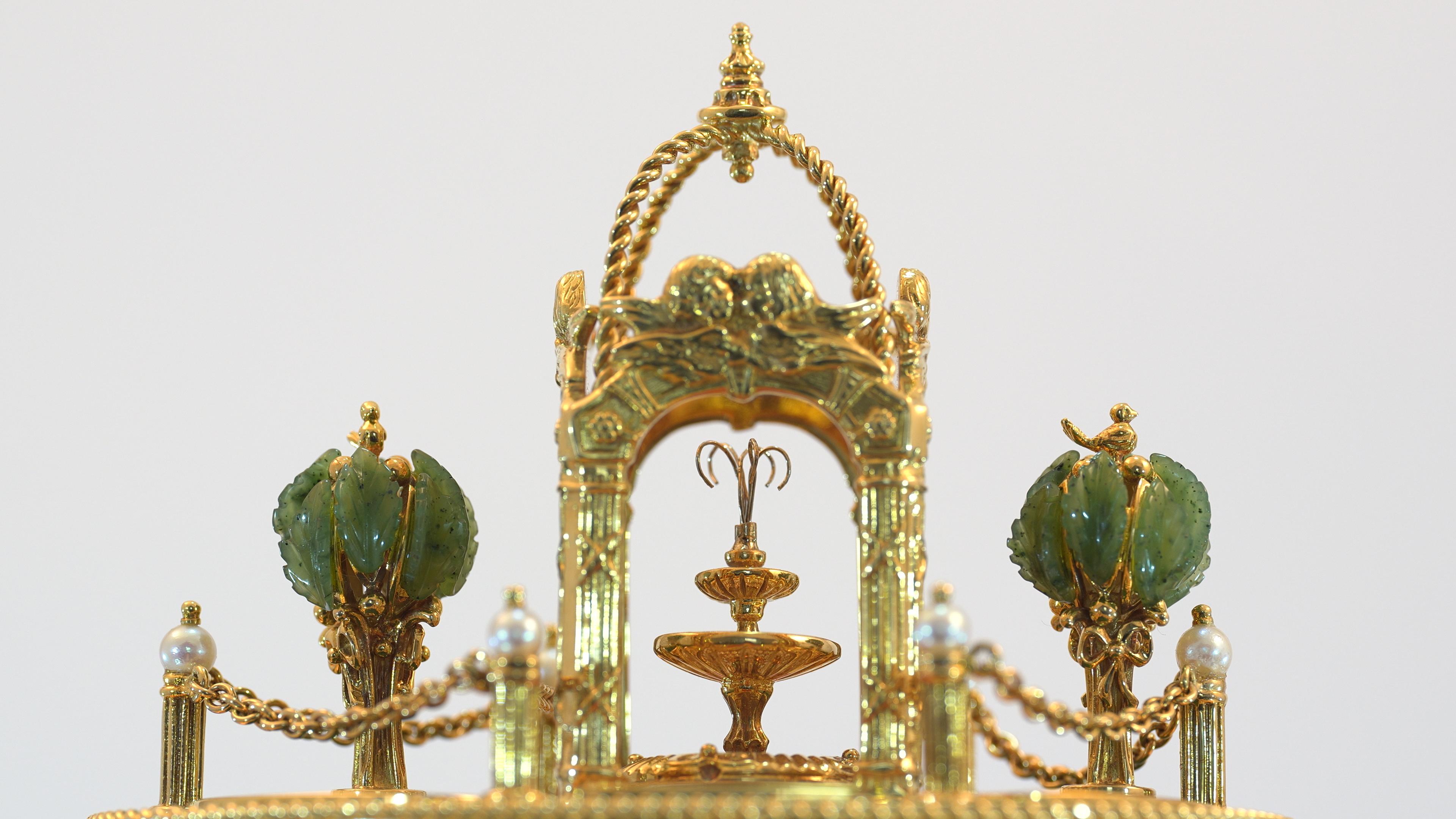 Fabergé Meissen Egg, Gold, Enamel, Diamonds, Gemstones, Porcelain, Music Box For Sale 11