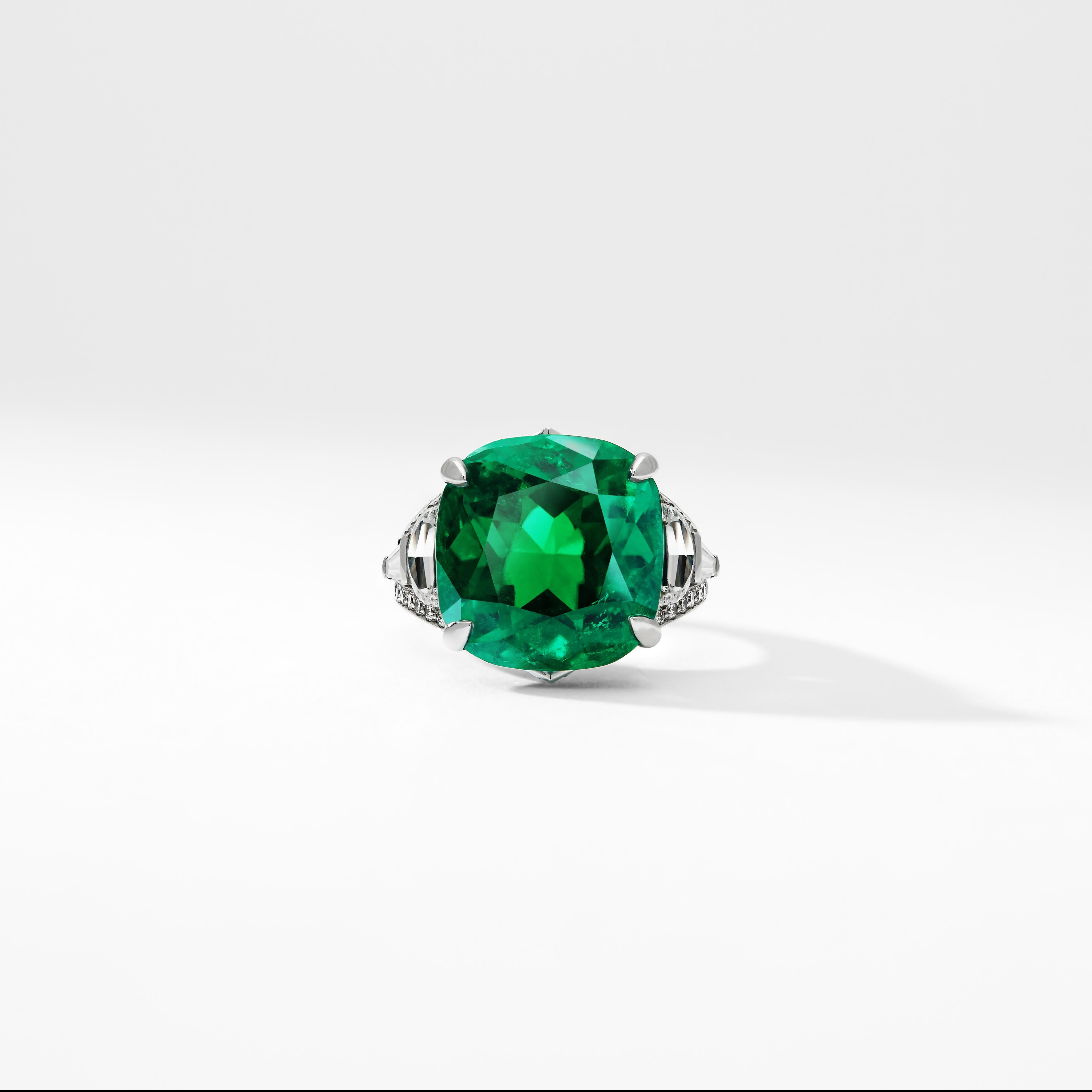 Fabergé Platinum 13.69ct Cushion Cut Emerald Ring Set With White Diamonds In New Condition For Sale In London, GB