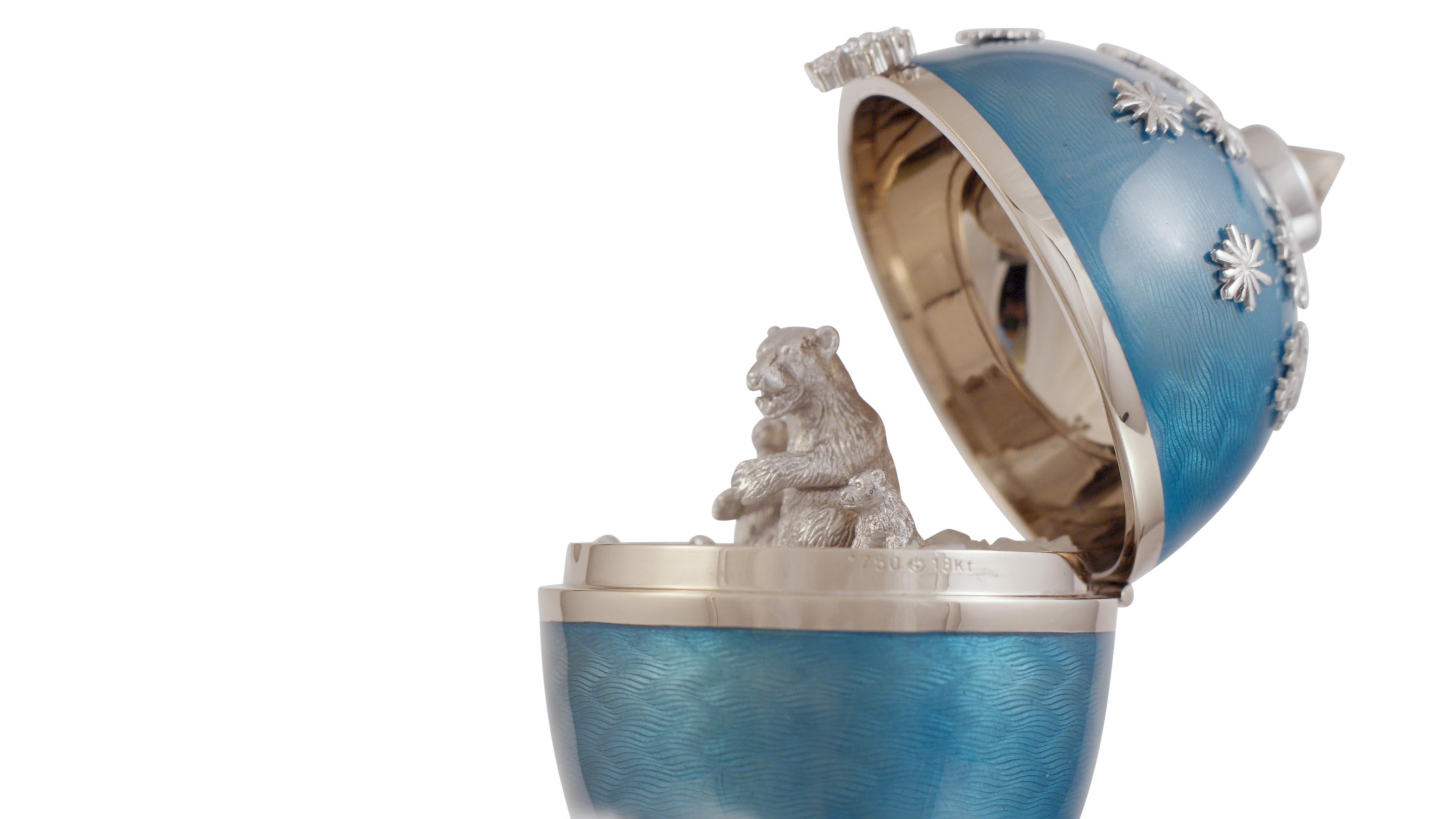 Fabergé Polar-Bear Egg Objects, or blanc 18k, émail translucide, 0.17ct G VS en vente 2