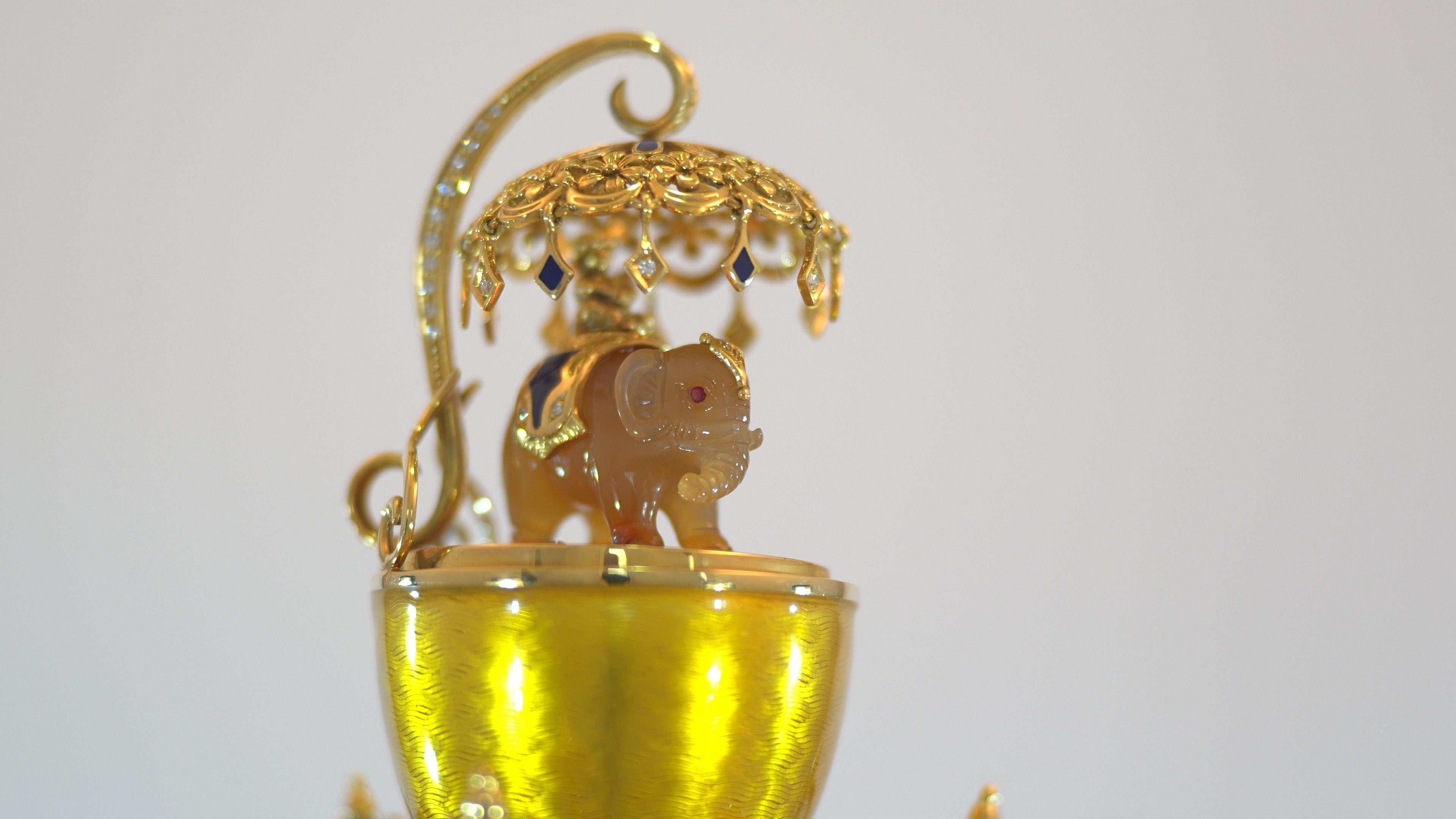 Fabergé Siam-Egg Objet, 18k Gold, Yellow Enamel, Diamonds, Agate, Malachite For Sale 2