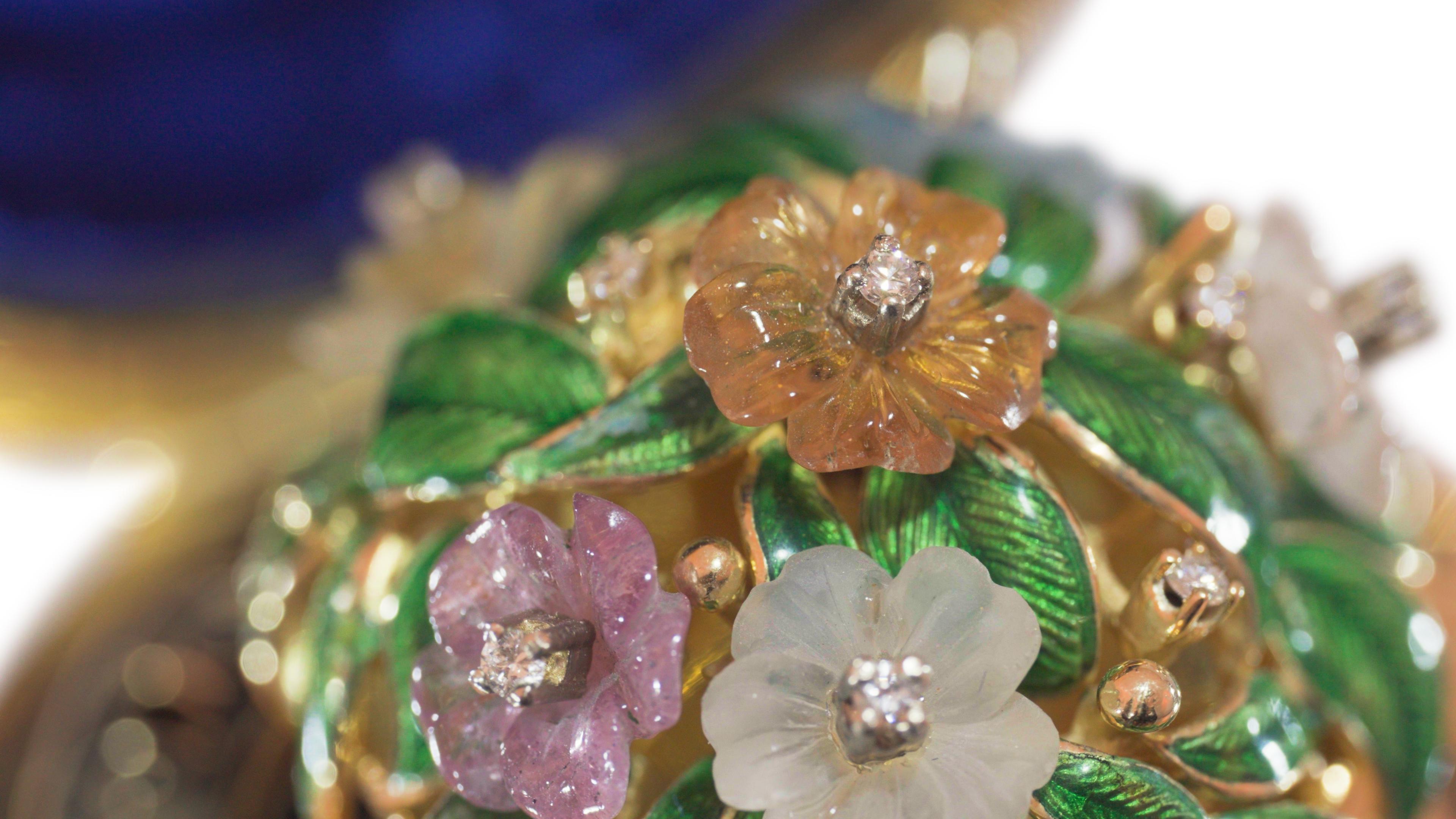 Fabergé Edición Limitada >Huevo de Primavera<, Oro Amarillo 18k, 79 Diamantes, Esmalte Rosa en venta 2