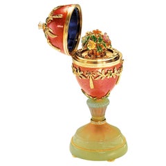 Fabergé Limited Edition >Spring< Egg, 18k Yellow Gold, 79 Diamonds, Pink Enamel