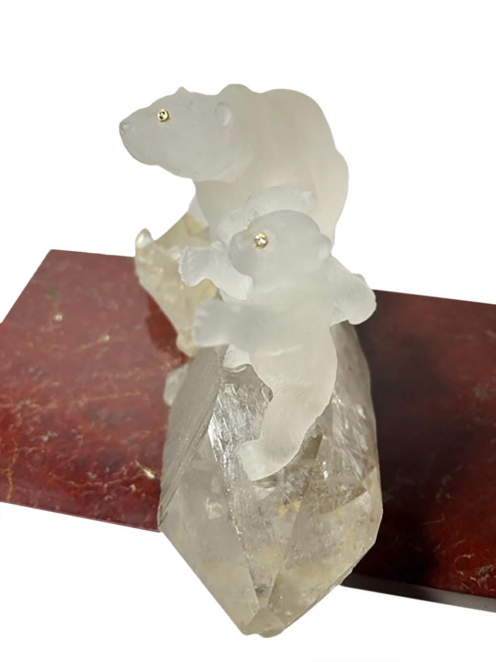 Inconnu Sculpture d'ours en cristal de roche sculpté de style Fabergé en vente