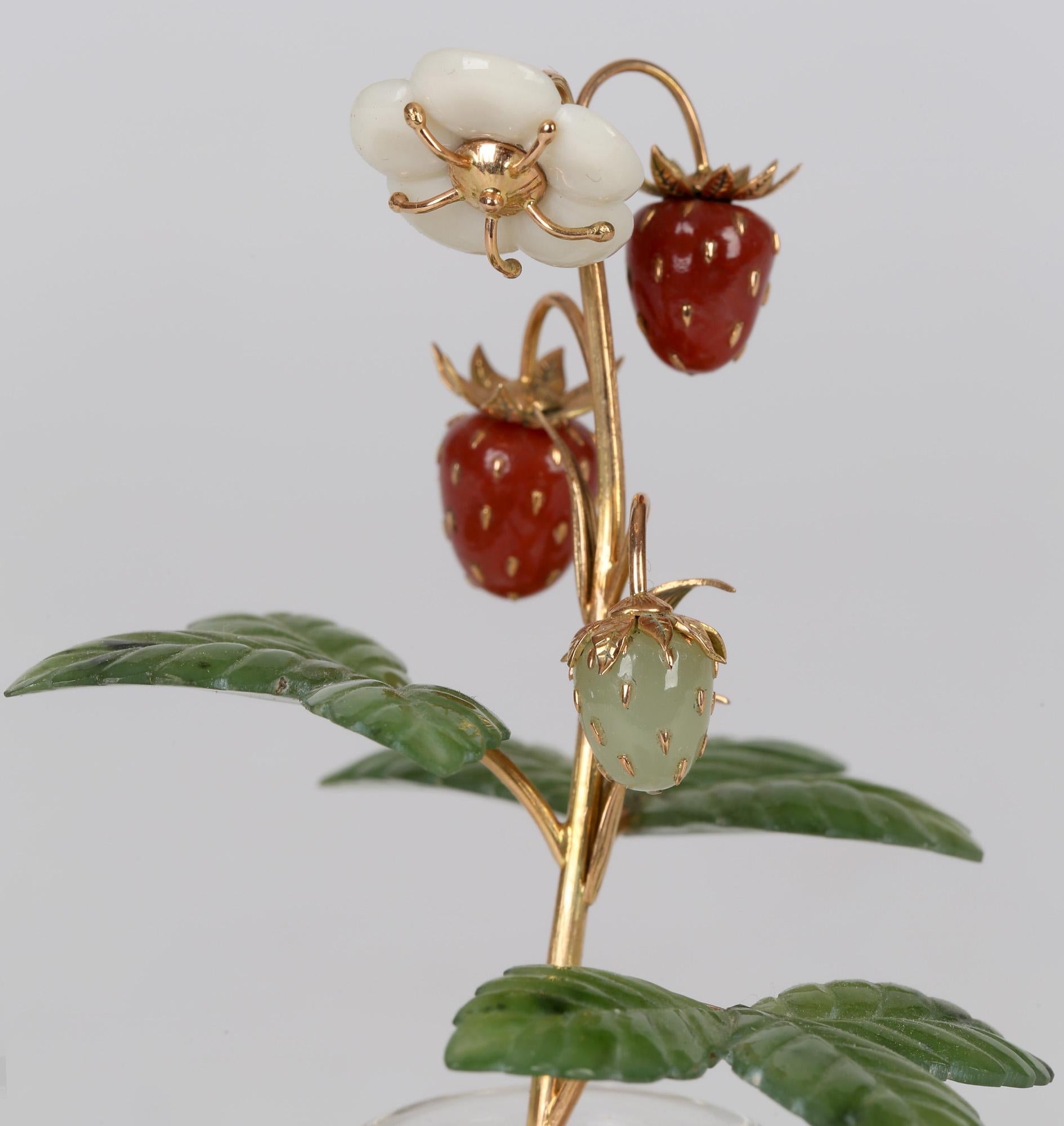 Fabergé Style Exquisite Wild Strawberry Stem with Crystal Vase In Good Condition In Bishop's Stortford, Hertfordshire