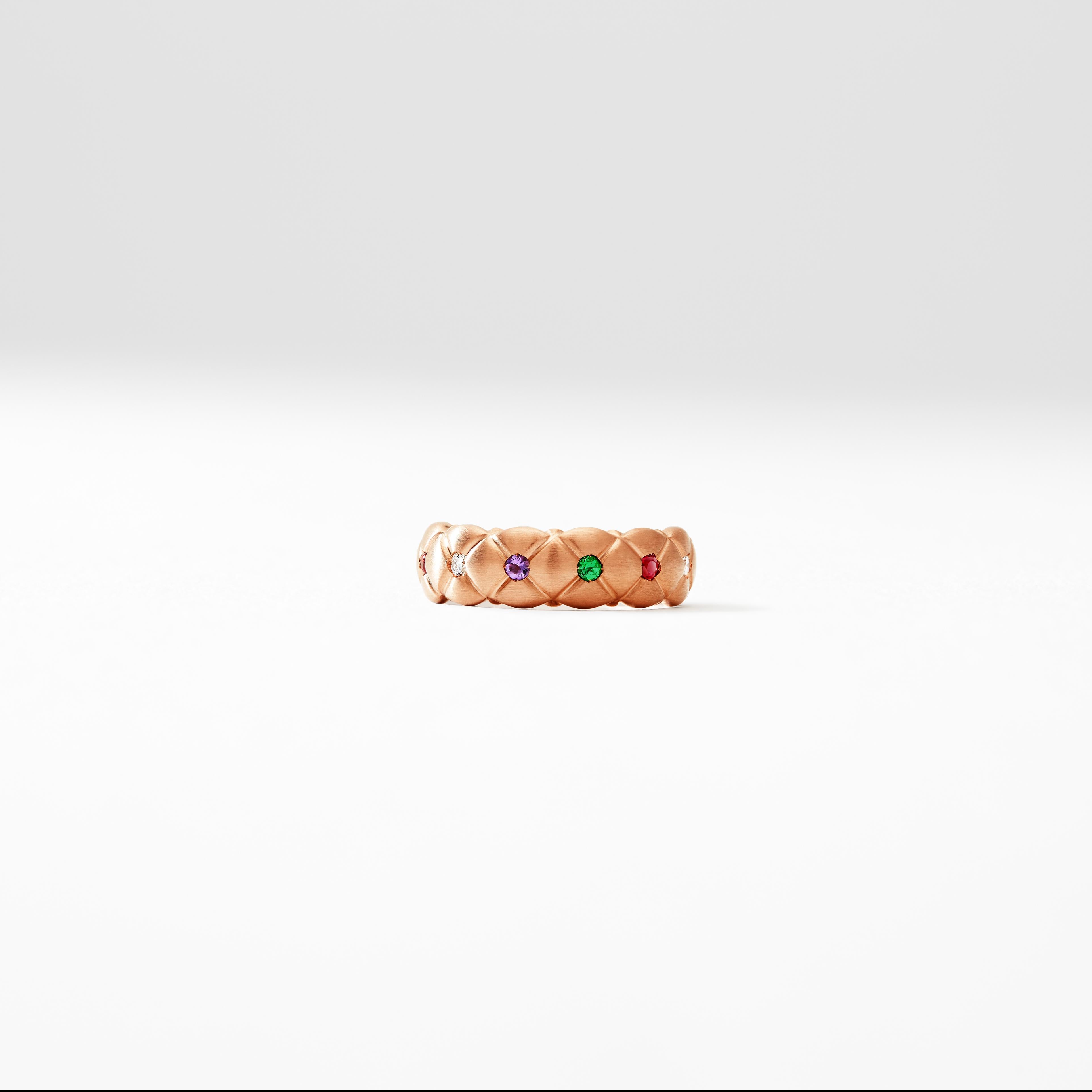 For Sale:  Fabergé Treillage 18k Brushed Gold Diamond & Multicolour Gemstone Quilted Ring 3