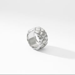 Fabergé Treillage 18k Brushed White Gold Diamond Wide Quilted Ring