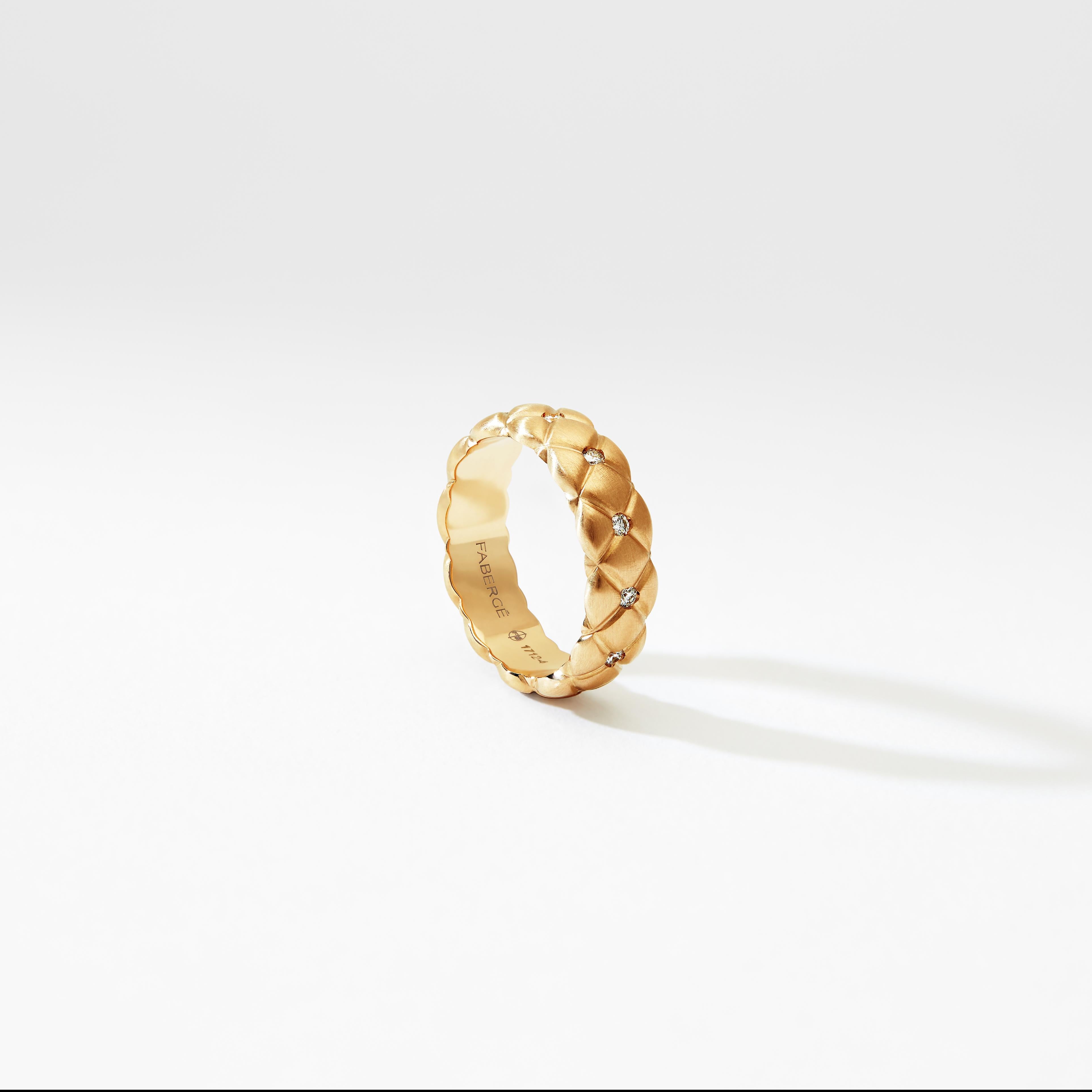 For Sale:  Fabergé Treillage 18k Brushed Yellow Gold Diamond Quilted Ring 3
