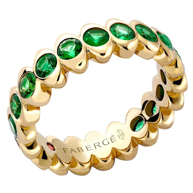 Fabergé Yellow Gold Emerald Wide Fluted Eternity Ring For Sale