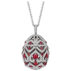 Pendentif Œuf Fabergé Imperial Zenya en or blanc et rubis