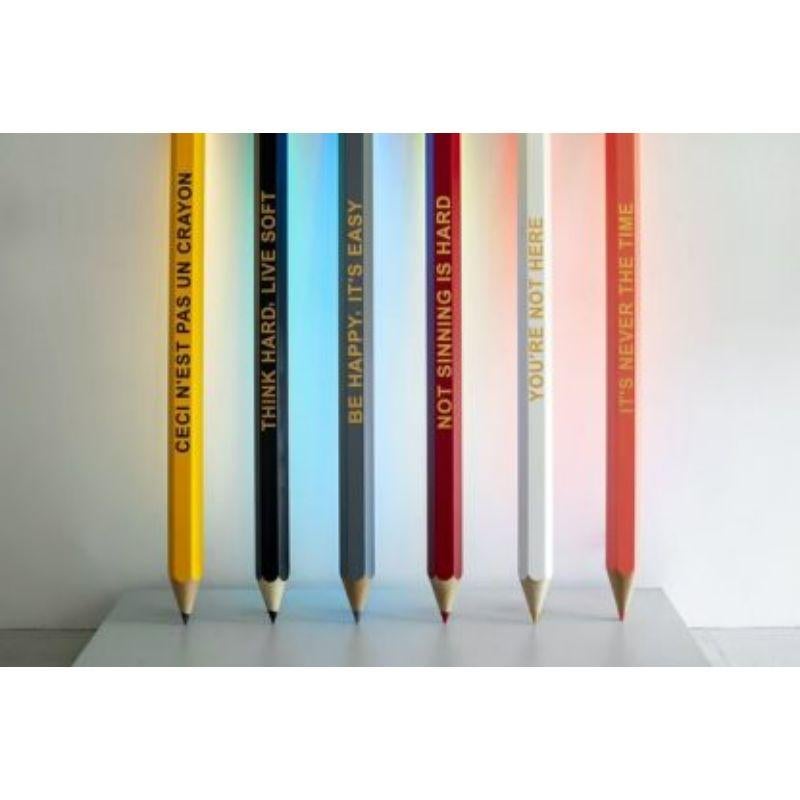 Fabiano Speziari - Un message dans un crayon - Sculpture en bois laqué massif  en vente 3