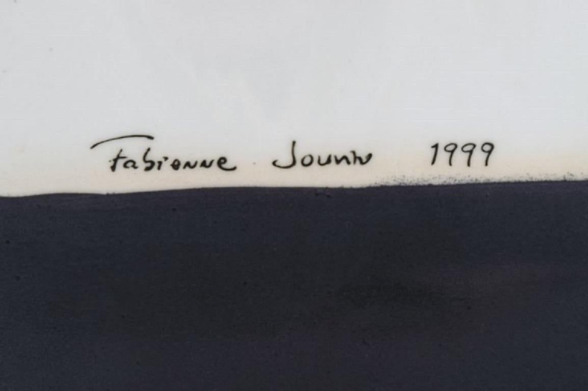 Français Fabienne Jouvin, Paris. Vase unique en céramique émaillée avec fleurs peintes à la main en vente