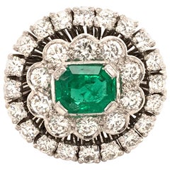 Vintage Fabilous Emerald and Diamond Ring in 18 Karat White Gold