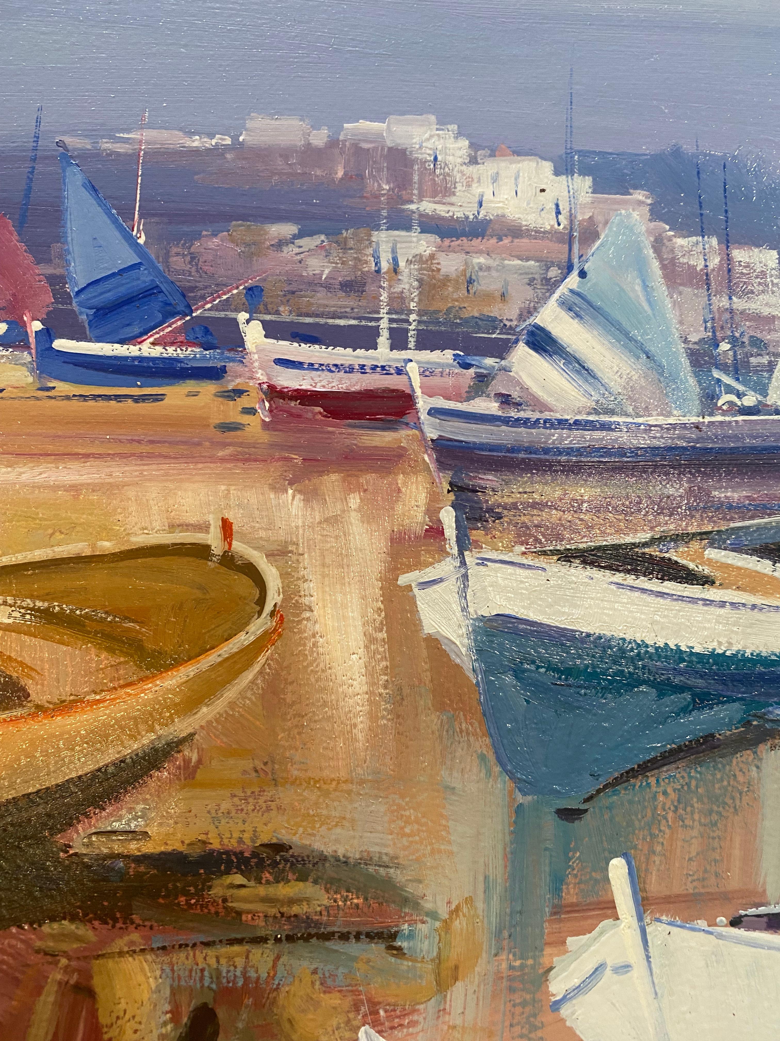 « Boats on the Shore » - Peinture contemporaine colorée représentant des bateaux, du sable et de la mer  en vente 1