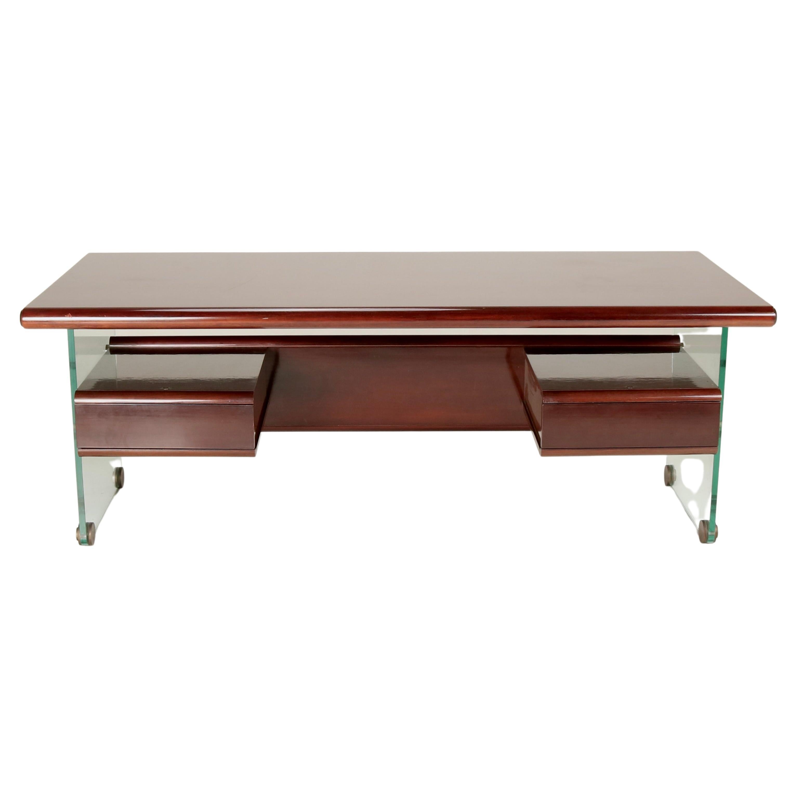 Fabio Lenci Elegant presidential Desk - Wood top and legs, Italian Design, 60s In Good Condition For Sale In Milan, IT