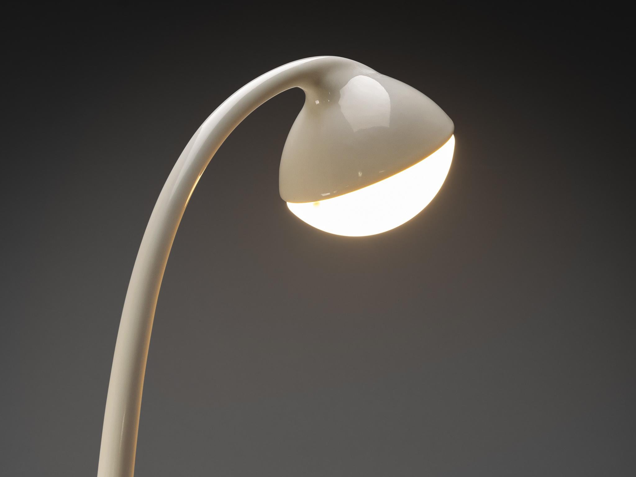 Post-Modern Fabio Lenci for I Guzzini 'Lampione' Floor Lamp in White  For Sale