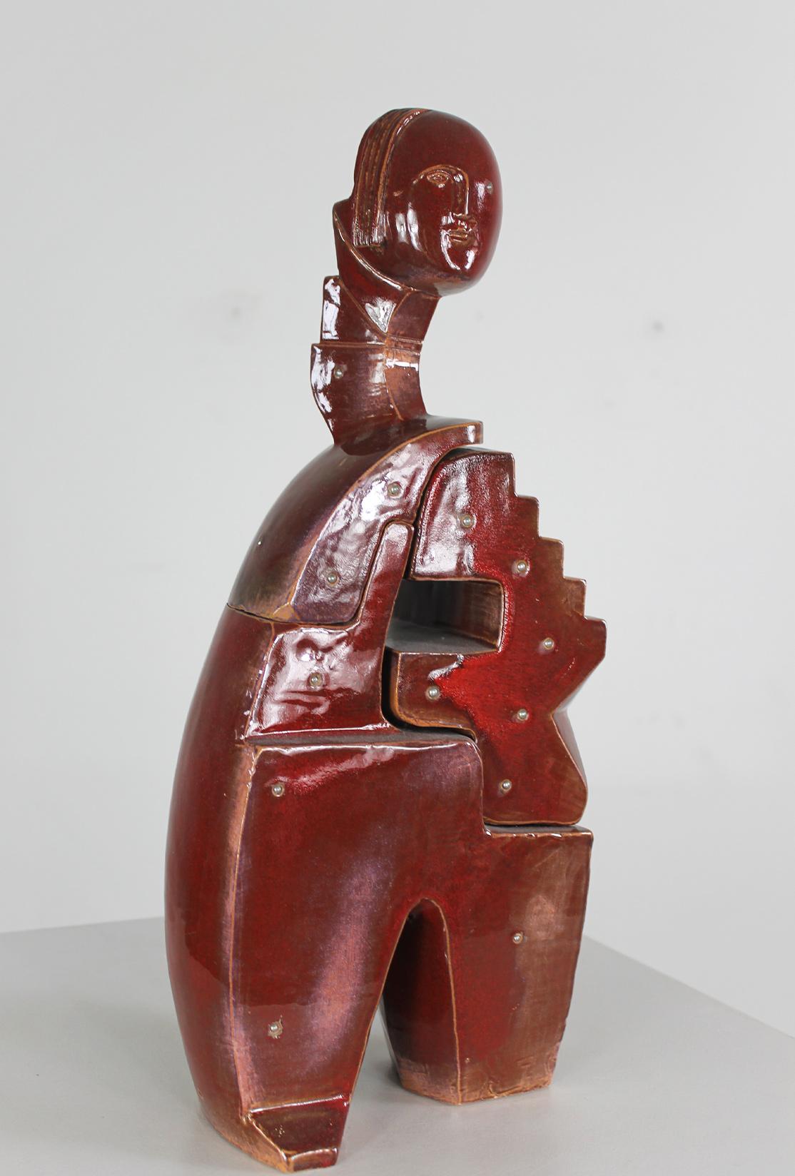 Fabio Provinciali-Skulptur aus glasierter Terrakotta mit Metallnieten 1999  (Ende des 20. Jahrhunderts) im Angebot