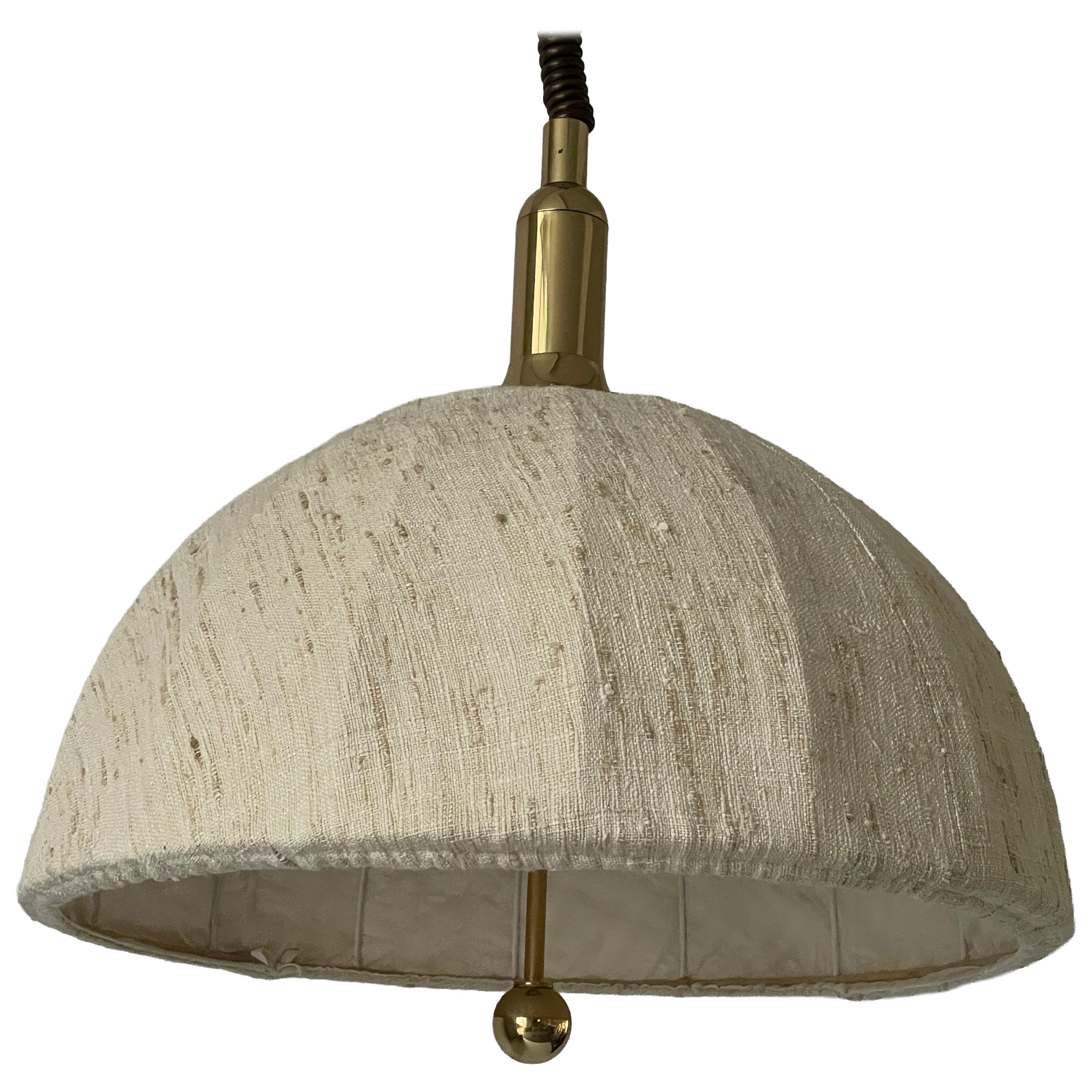 Pendelleuchte mit 3 verstellbaren Lampenschirmen aus Stoff und Messing von WKR, 1970er, Deutschland im Angebot