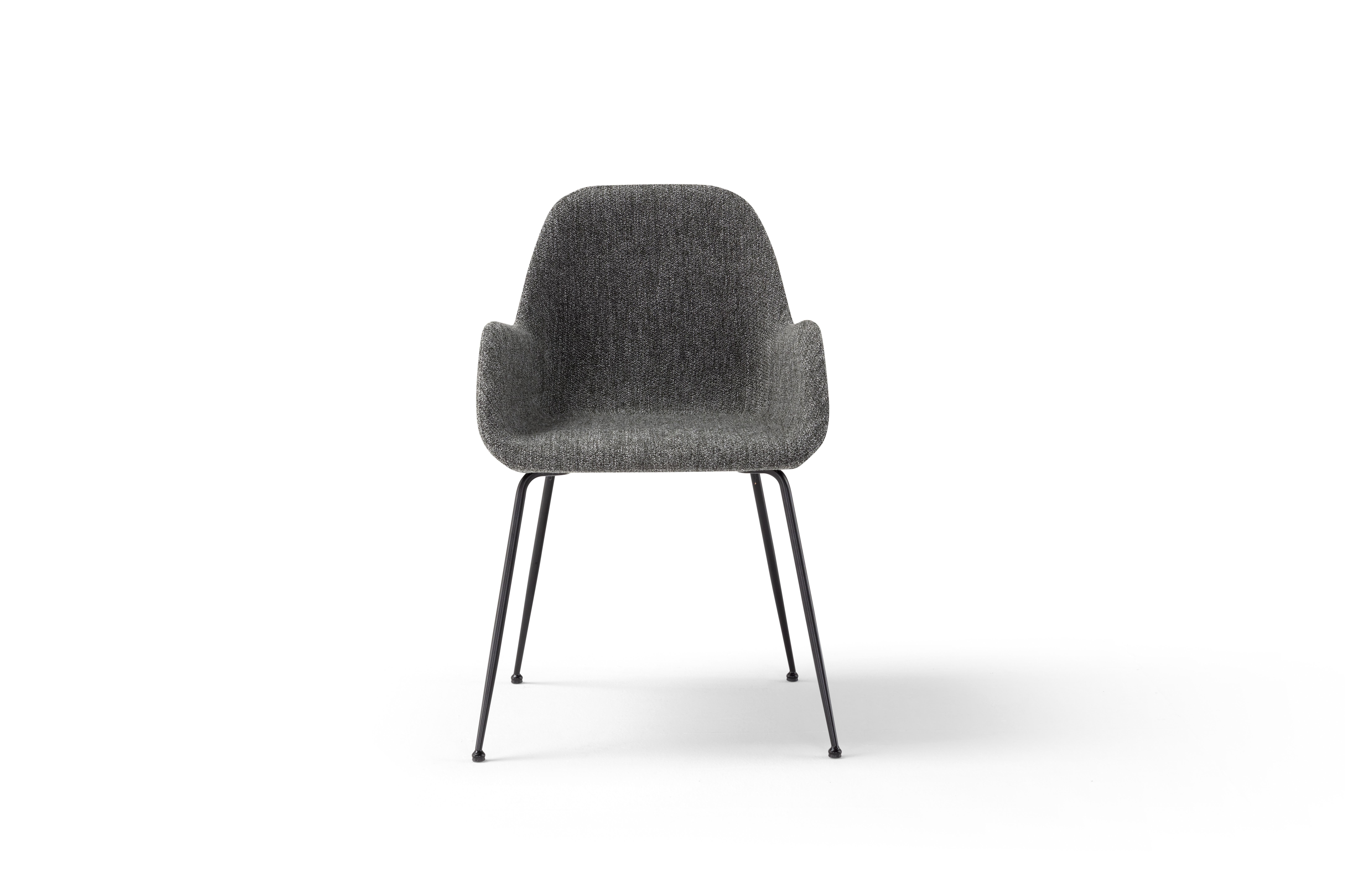 Fauteuil bridge en tissu avec accoudoirs par Amura Lab
Dimensions : L 55 x D 55 x H 82 cm
Matériaux : STRUCTURE : mousse de polyuréthane moulée + fibre de verre ASSIETTE : mousse de polyuréthane, densité 45 kg/m3 + 30 kg/m3 DOS : mousse de