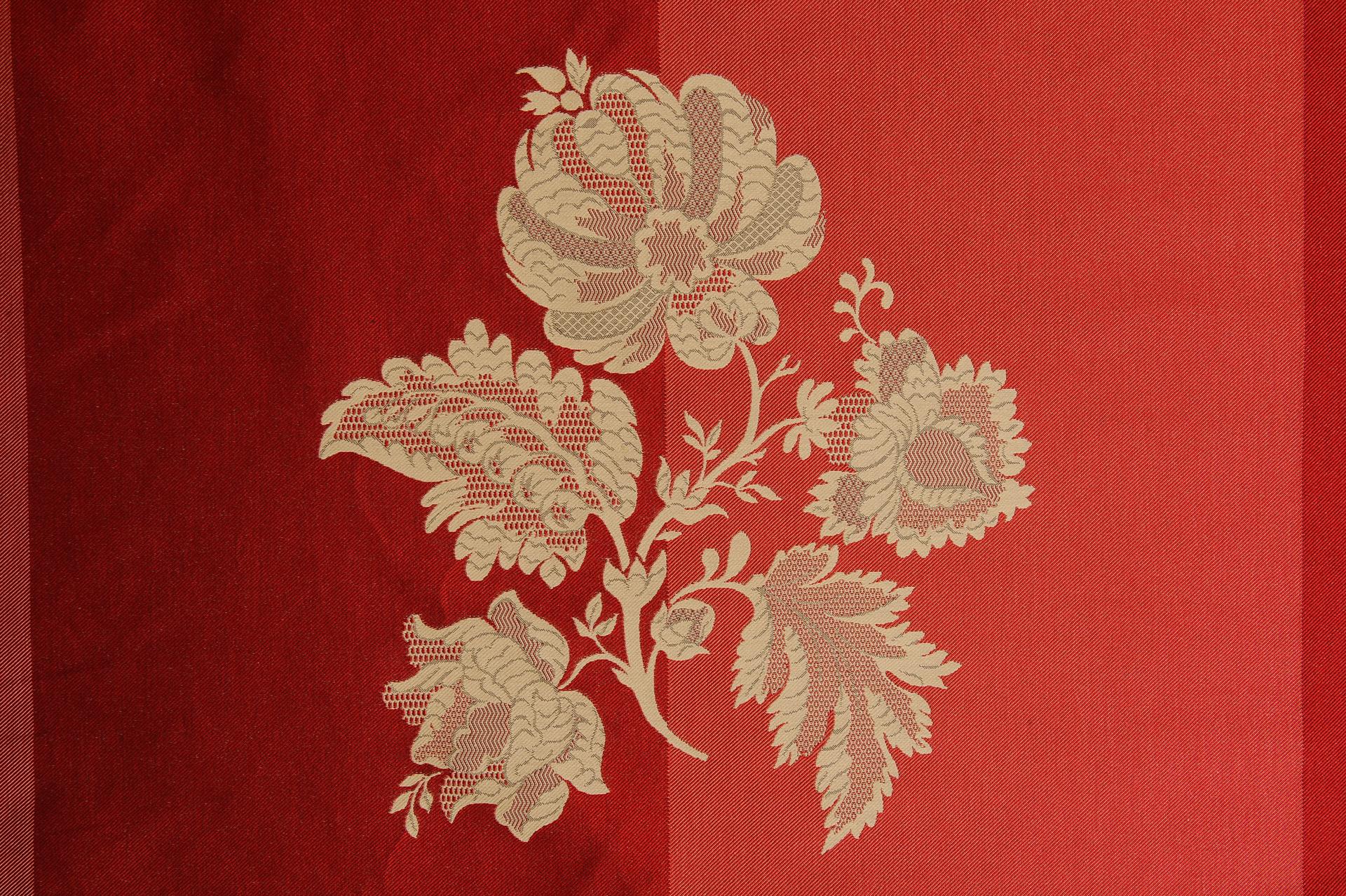 English Textile Fabric Cut Mulberry Lace Damask: Make an OFFER For Sale