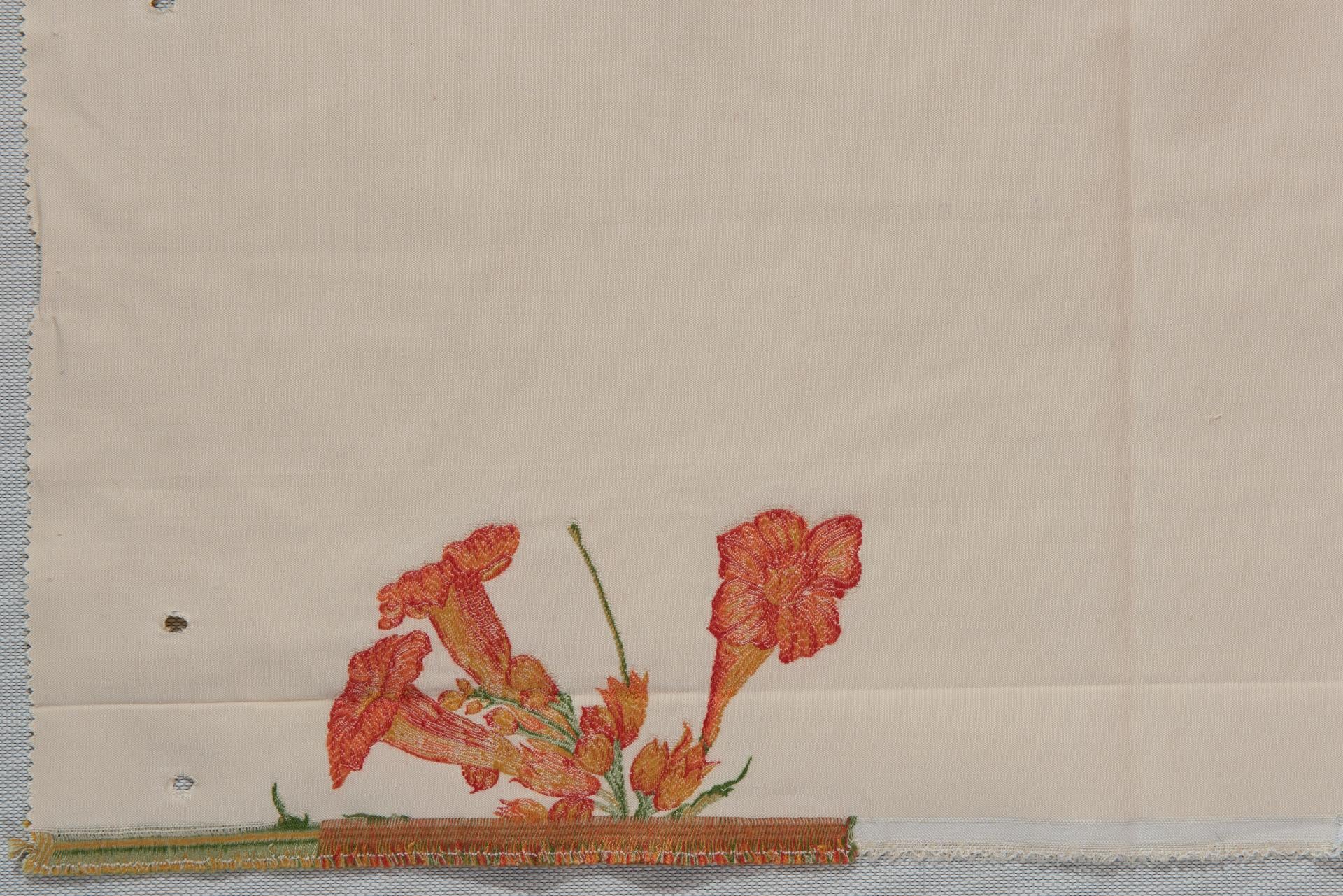 Lampade in tessuto con fiori a campana con un'IDEA in vendita 2