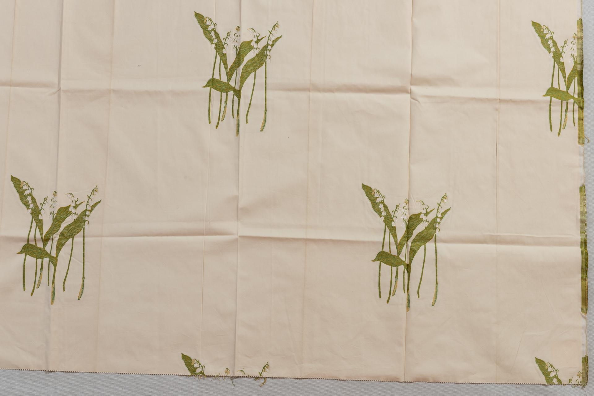 Fabric Lampas with Lilies of The Valley In Excellent Condition For Sale In Alessandria, Piemonte
