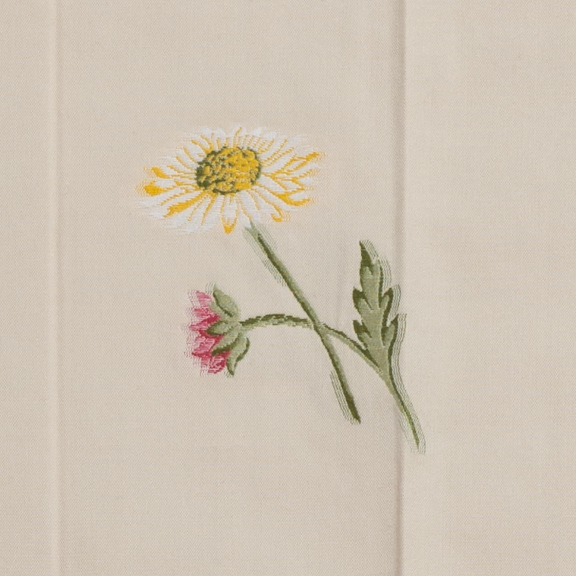 Fabric Lampas with Daisies and An Idea In Excellent Condition For Sale In Alessandria, Piemonte