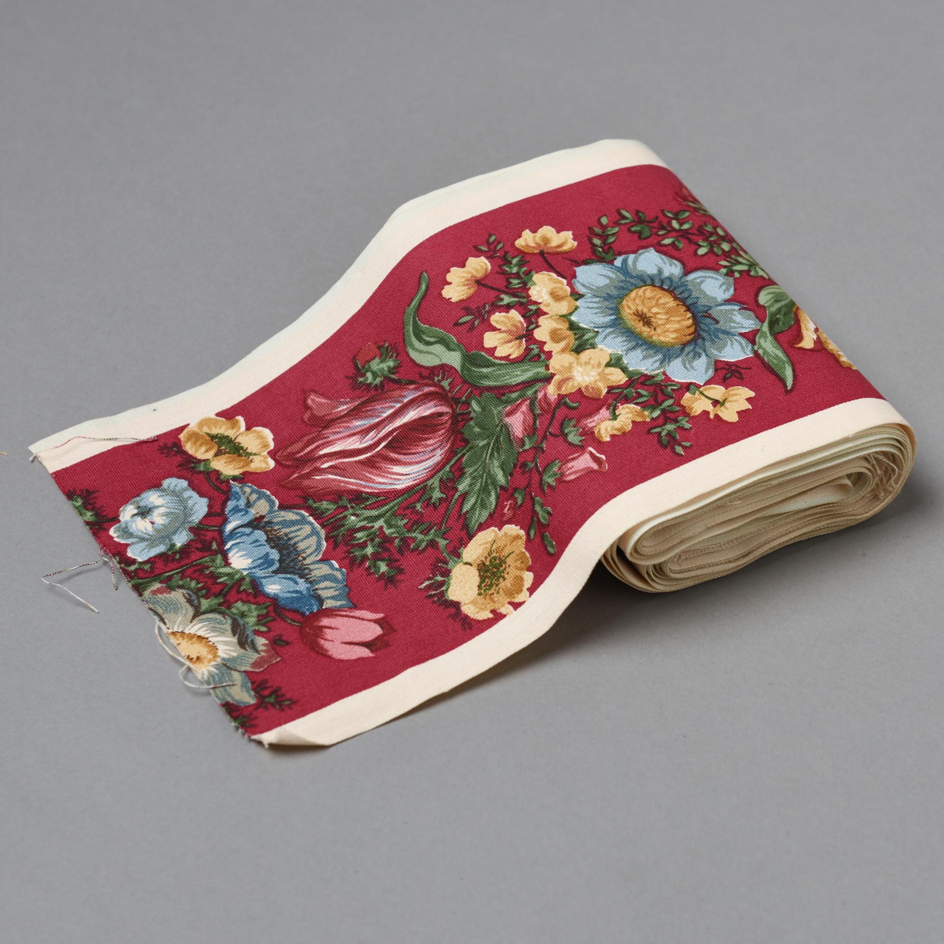 Altro Fabric Ornamental Border with Flowers in vendita